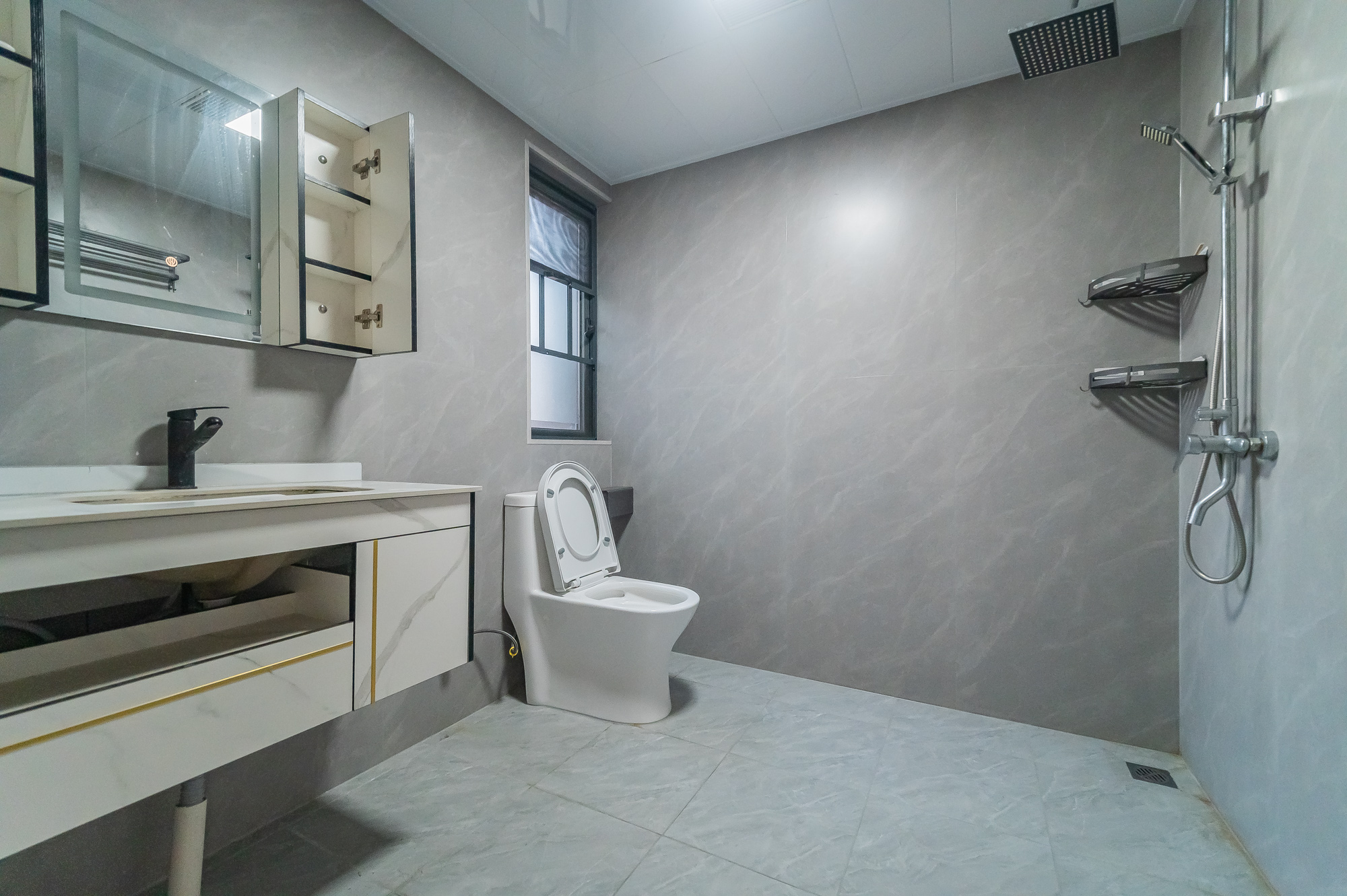 中建悦和城 4室2厅2卫 140.0万 中建悦和城 4室2厅2卫 140.0万卫生间