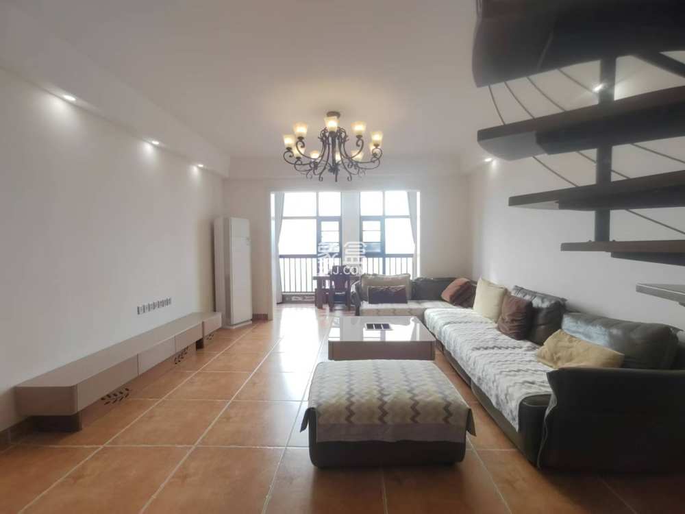 康桥美郡  5室2厅3卫    71.0万