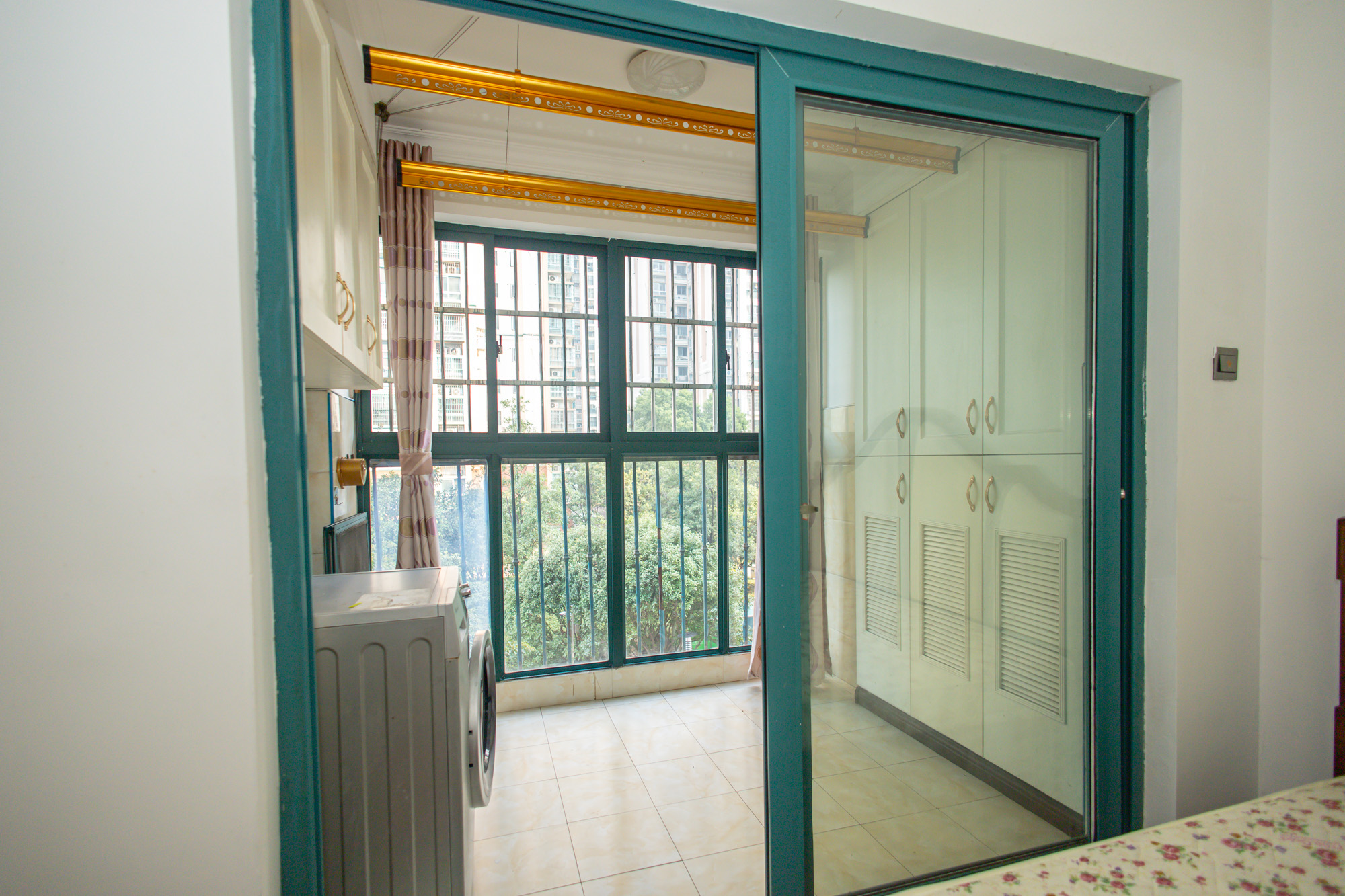 蝴蝶谷 4室2厅2卫 85.0万 蝴蝶谷 4室2厅2卫 85.0万阳台