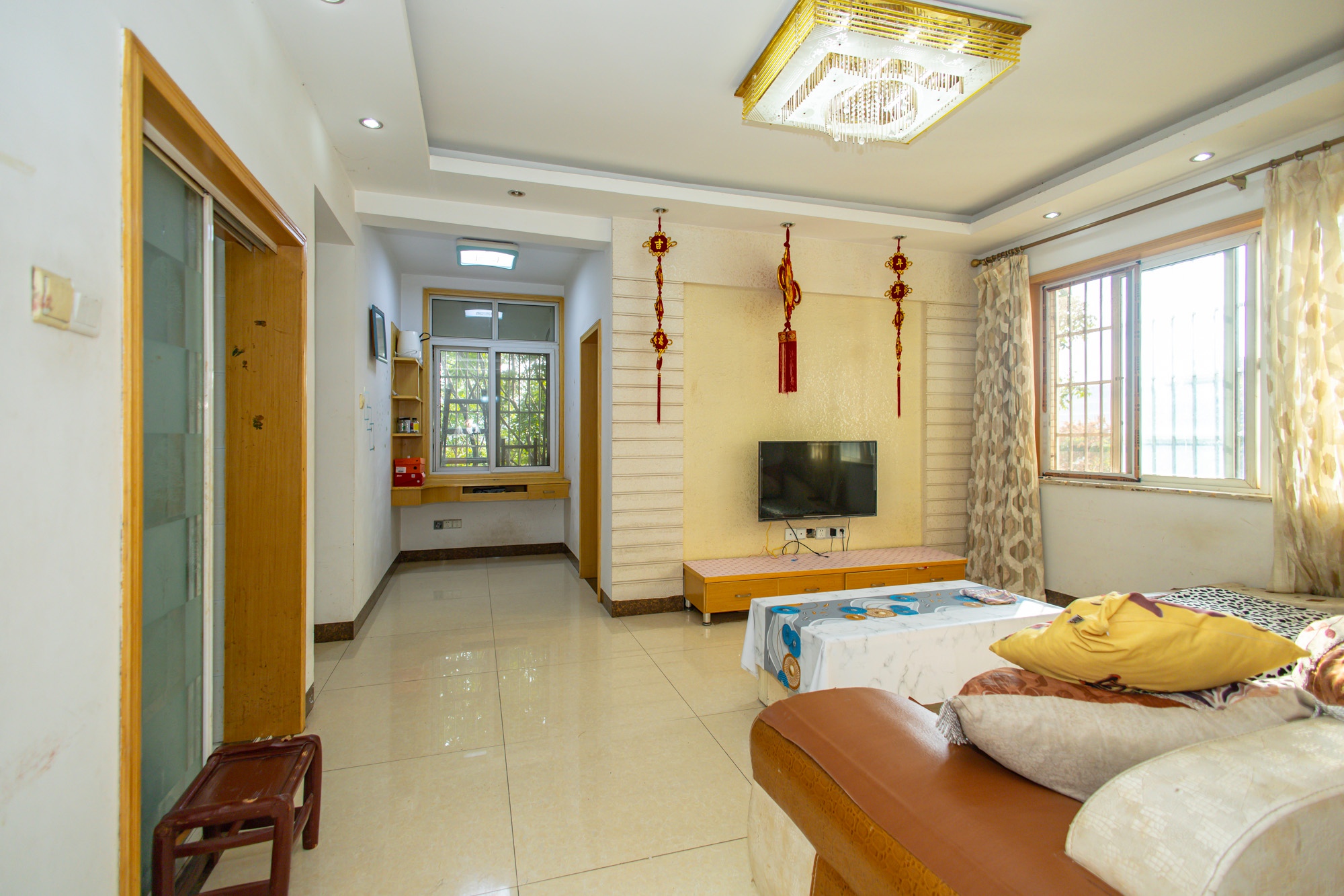 楚天世纪城东苑 2室2厅1卫 45.8万 楚天世纪城东苑 2室2厅1卫 45.8万客厅