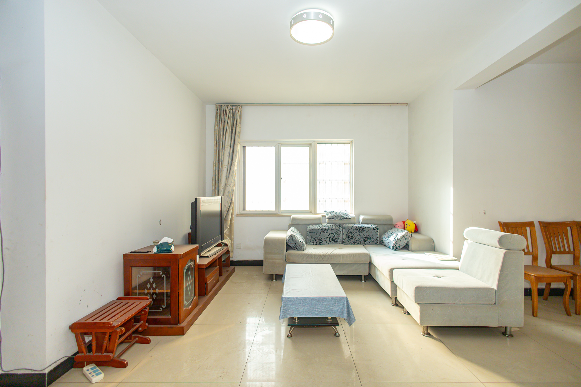 楚天世纪城东苑 1室2厅1卫 55.0万 楚天世纪城东苑 1室2厅1卫 55.0万客厅