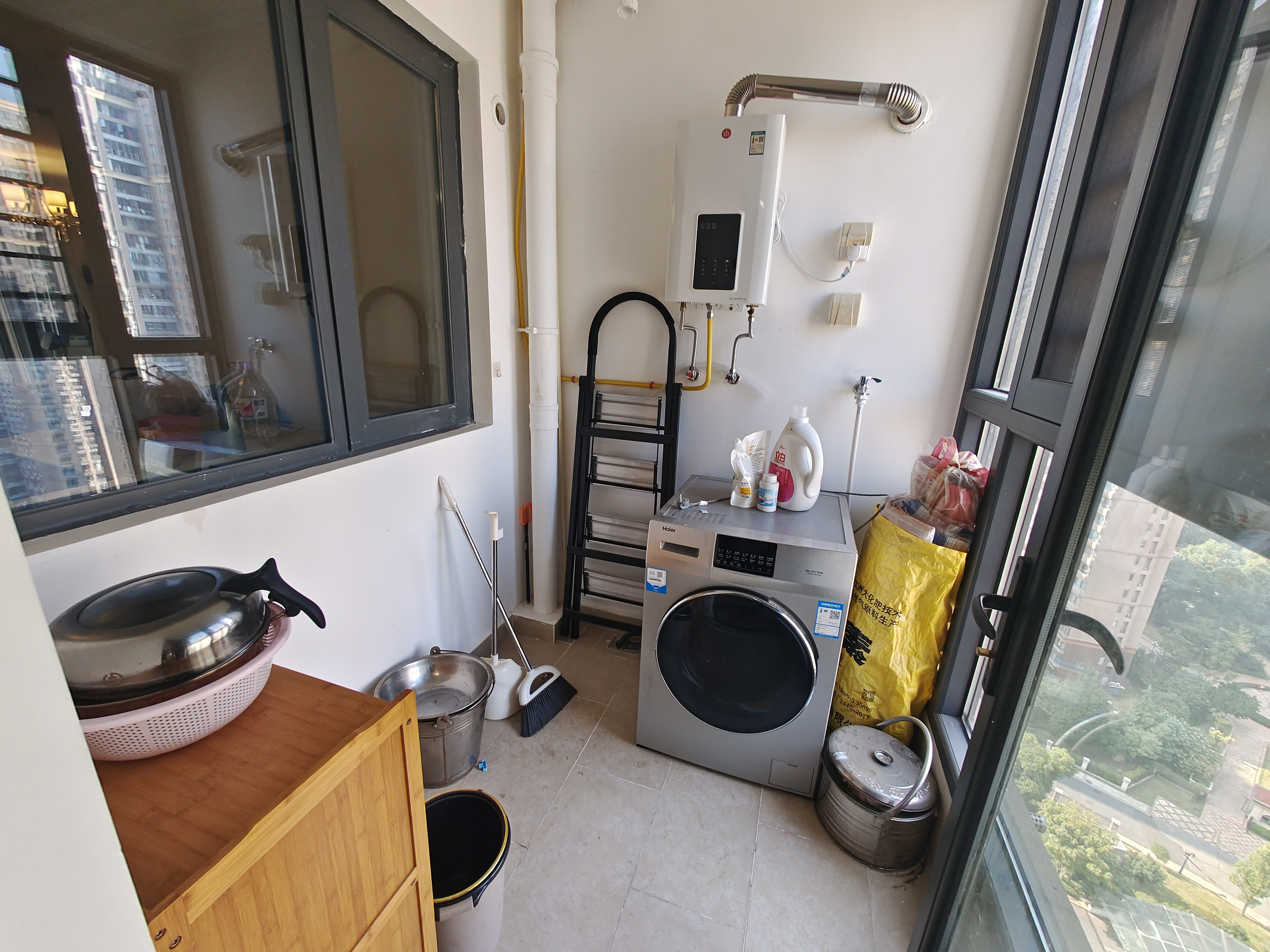 恒大华府  3室2厅2卫    150.0万 恒大华府  3室2厅2卫    150.0万室内图