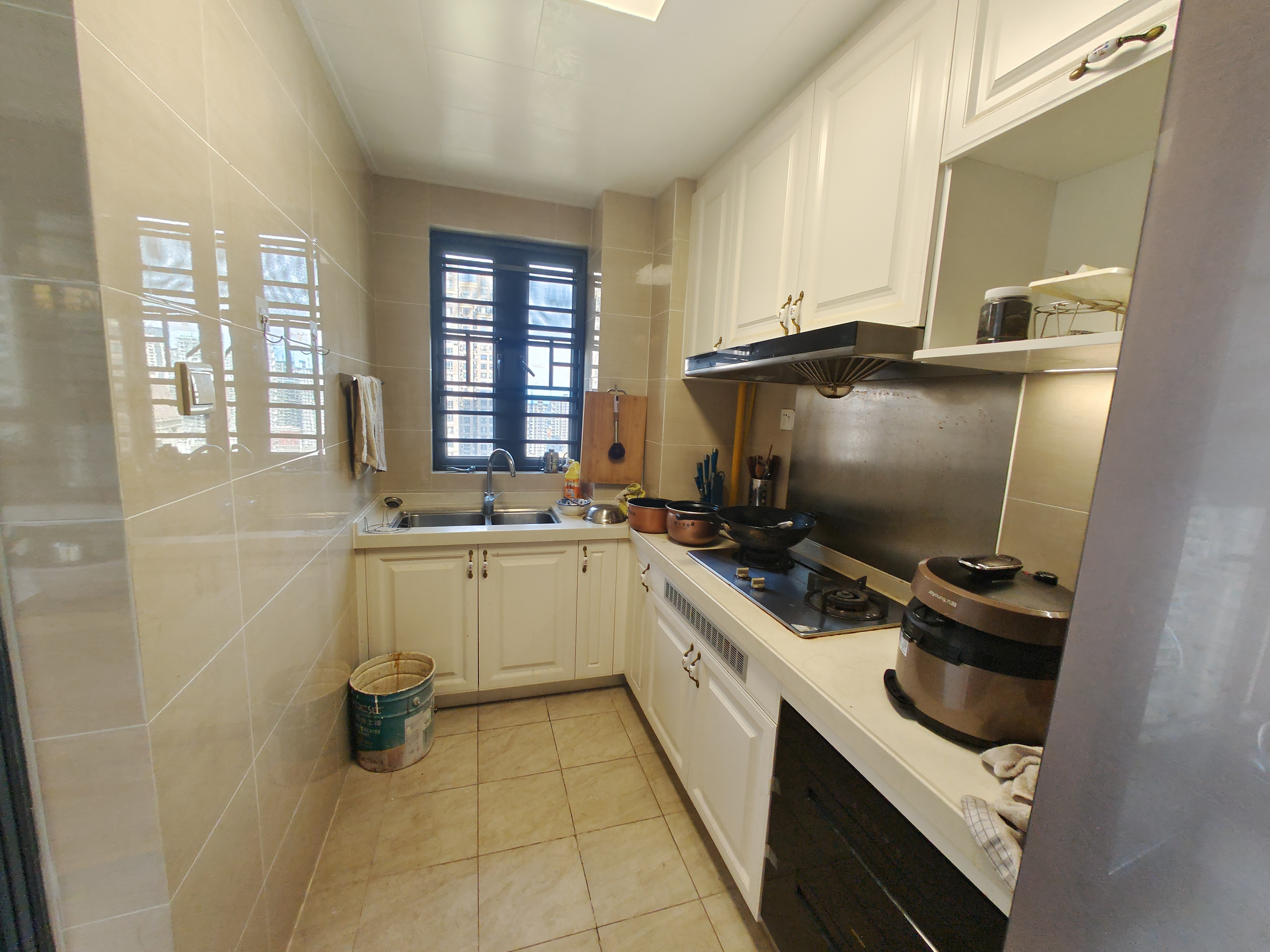 恒大华府  3室2厅2卫    150.0万 恒大华府  3室2厅2卫    150.0万室内图