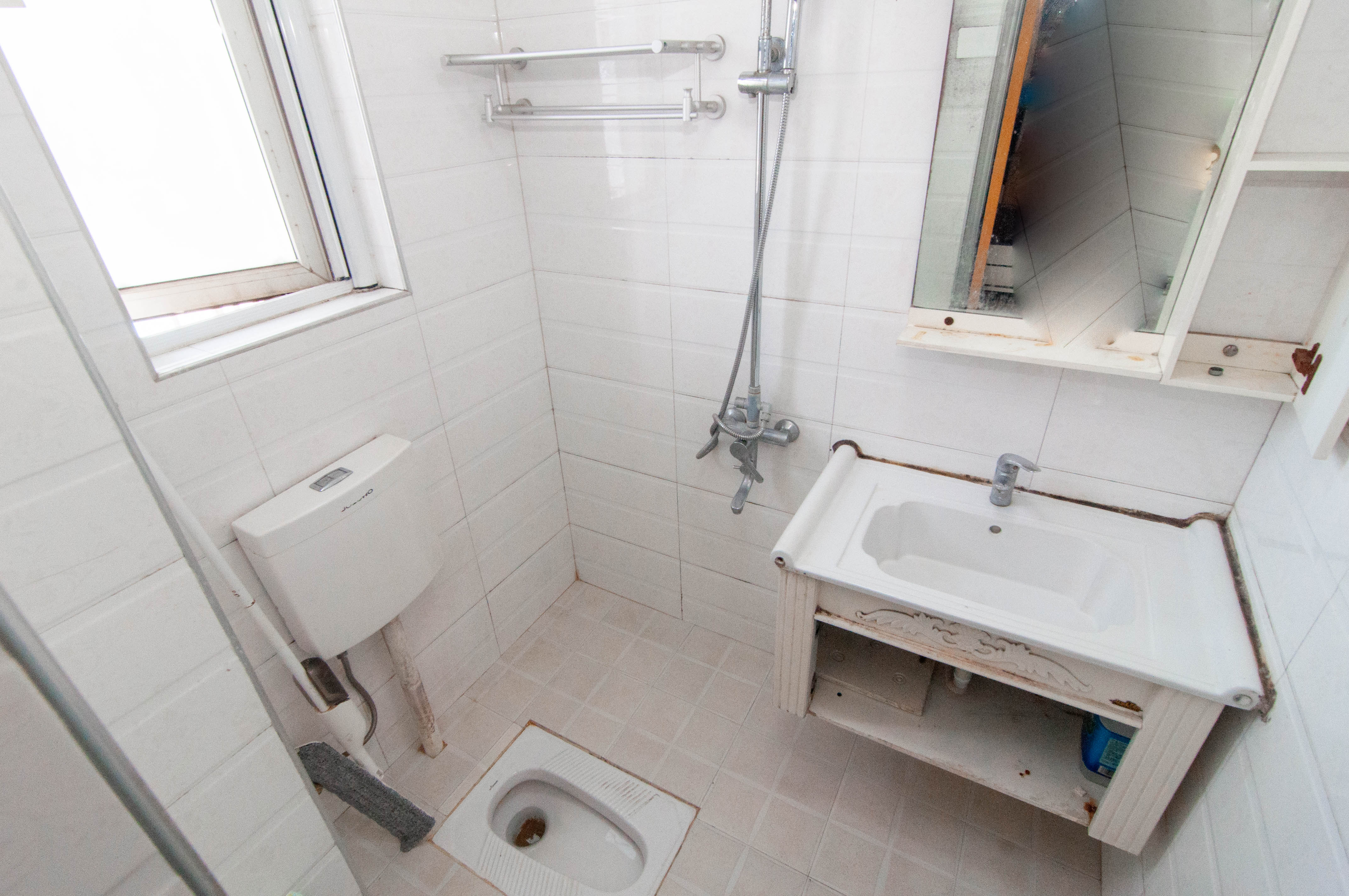 中房F联邦 2室2厅1卫 53.6万 中房F联邦 2室2厅1卫 53.6万卫生间