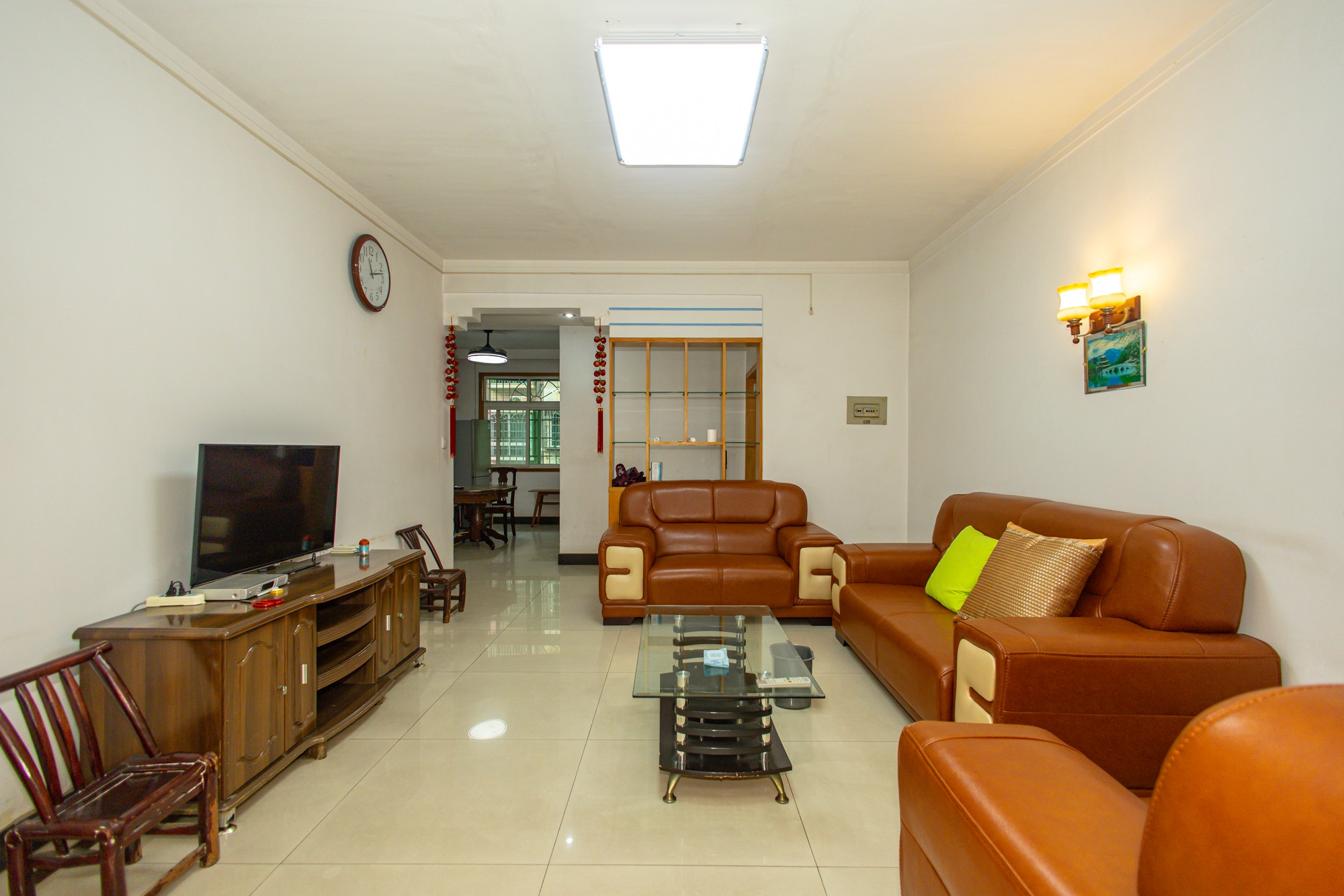 圆梦花园 3室2厅2卫 60.0万 圆梦花园 3室2厅2卫 60.0万客厅