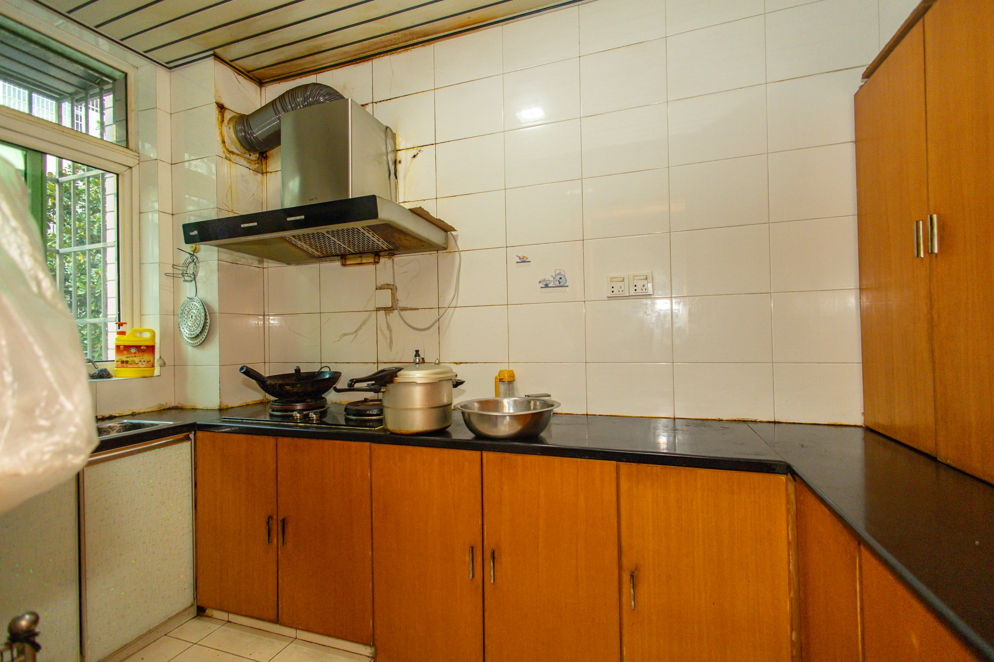 圆梦花园 3室2厅2卫 60.0万 圆梦花园 3室2厅2卫 60.0万厨房