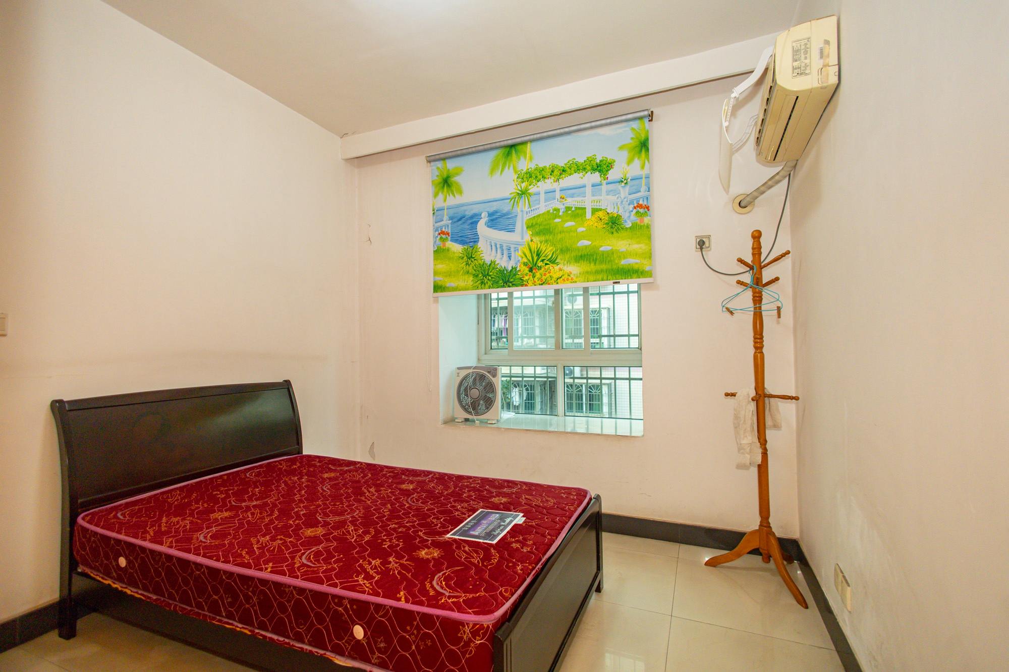 圆梦花园 3室2厅2卫 60.0万 圆梦花园 3室2厅2卫 60.0万卧室