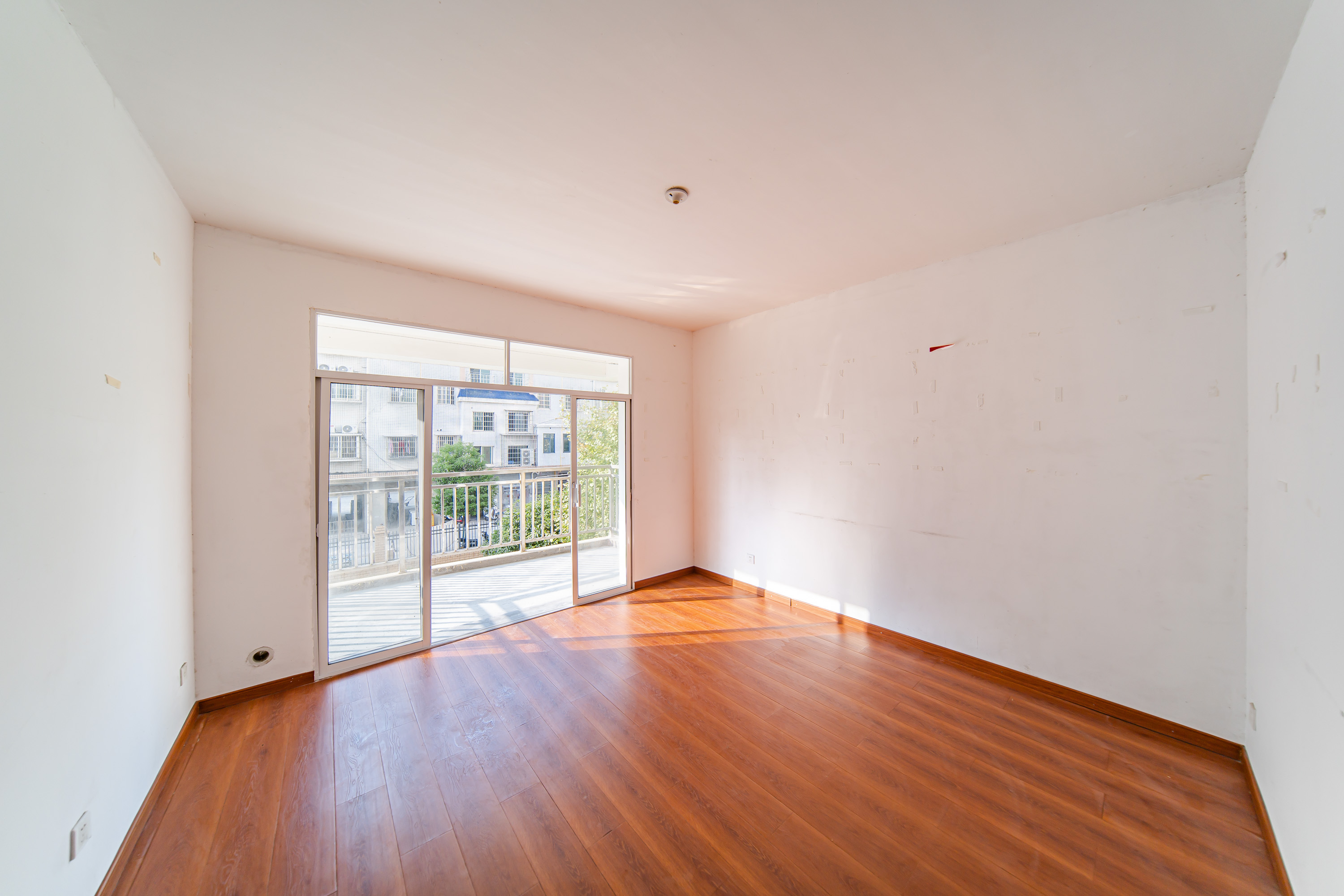 荣升家园(湘江熙岸) 2室2厅1卫 54.00万 荣升家园(湘江熙岸) 2室2厅1卫 54.00万客厅