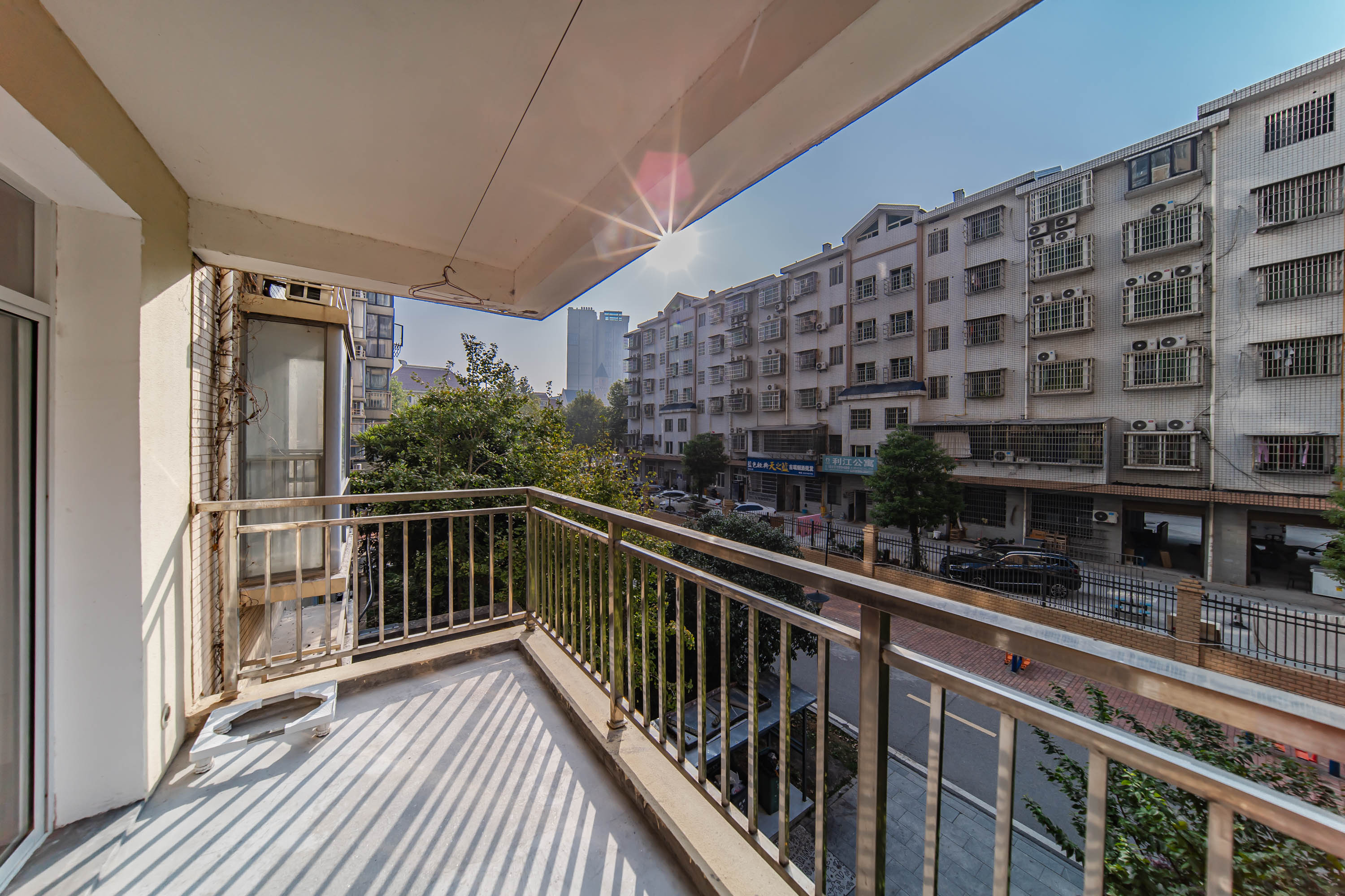 荣升家园(湘江熙岸) 2室2厅1卫 54.00万 荣升家园(湘江熙岸) 2室2厅1卫 54.00万阳台