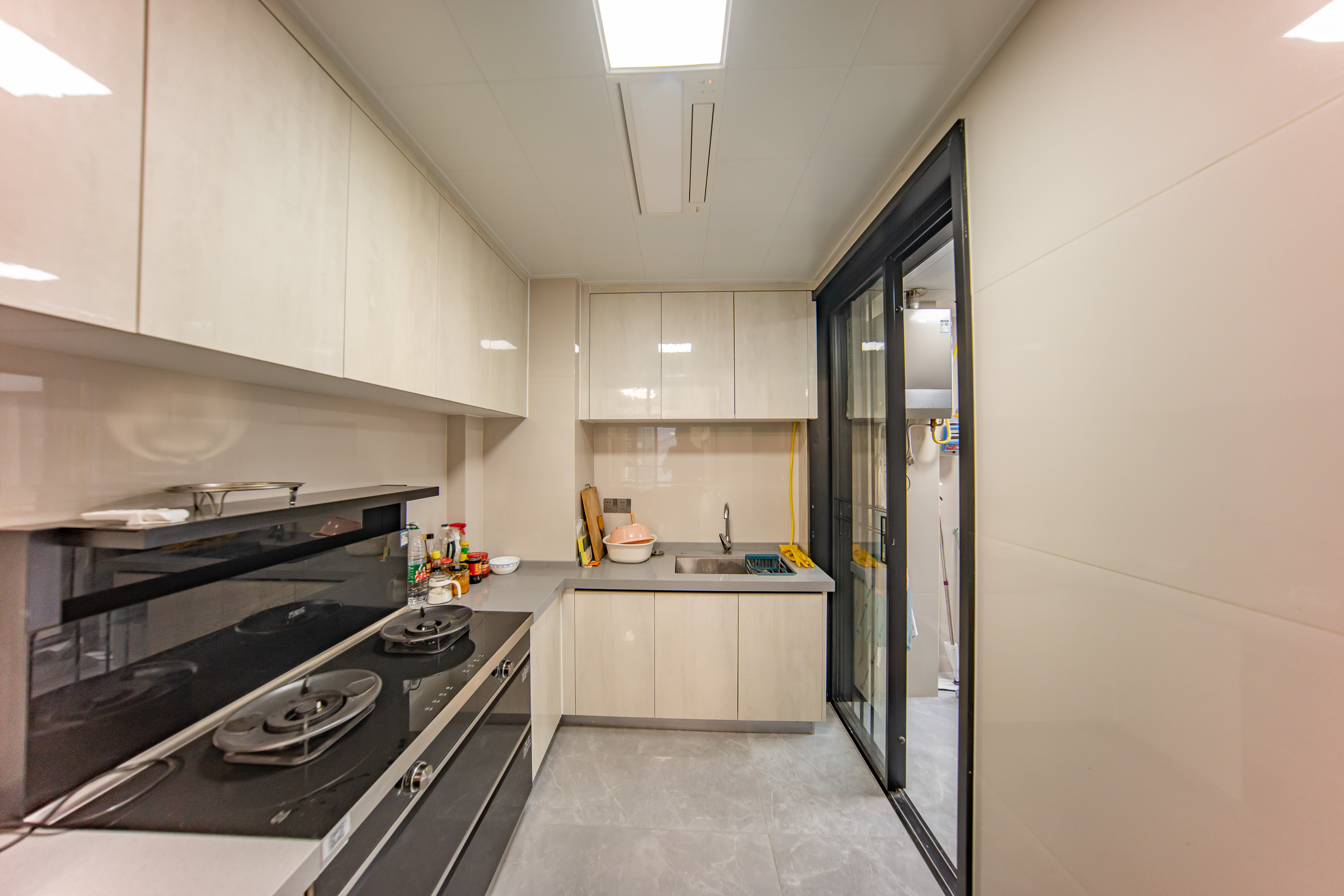 蔷薇国际 3室2厅2卫 92.0万 蔷薇国际 3室2厅2卫 92.0万厨房