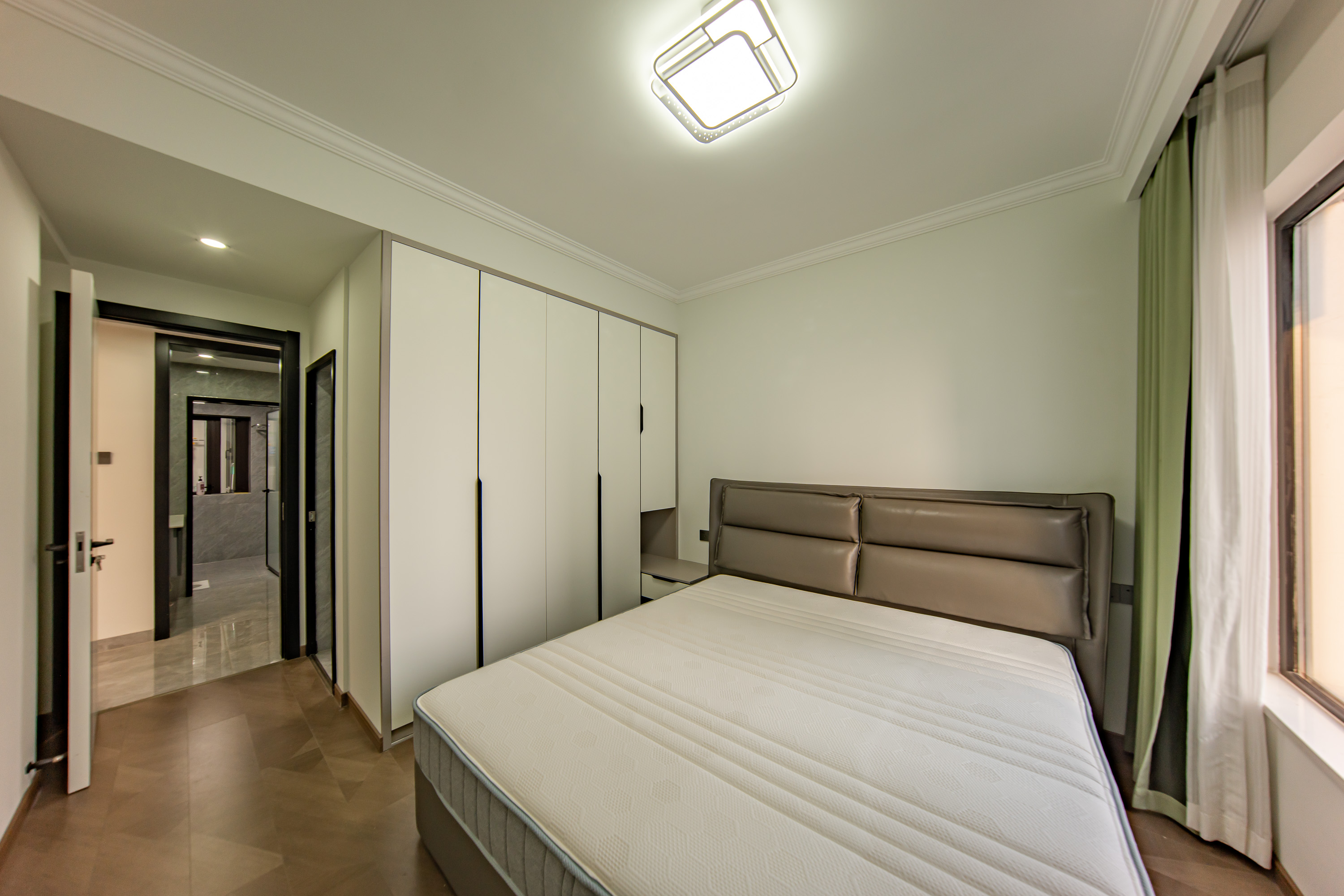 蔷薇国际 3室2厅2卫 92.0万 蔷薇国际 3室2厅2卫 92.0万卧室