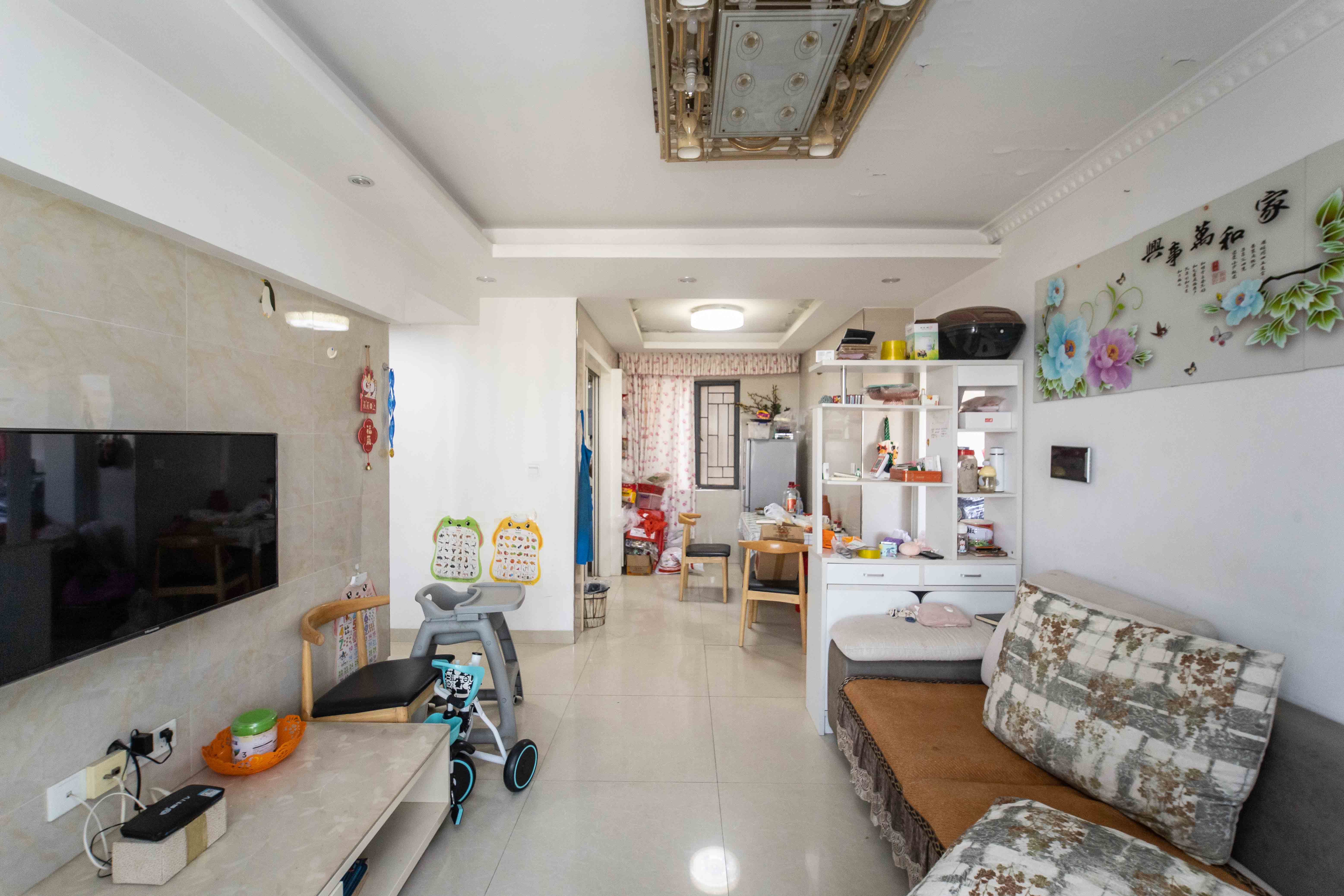 鸿基橄榄君庭 3室2厅1卫 79.0万 鸿基橄榄君庭 3室2厅1卫 79.0万客厅