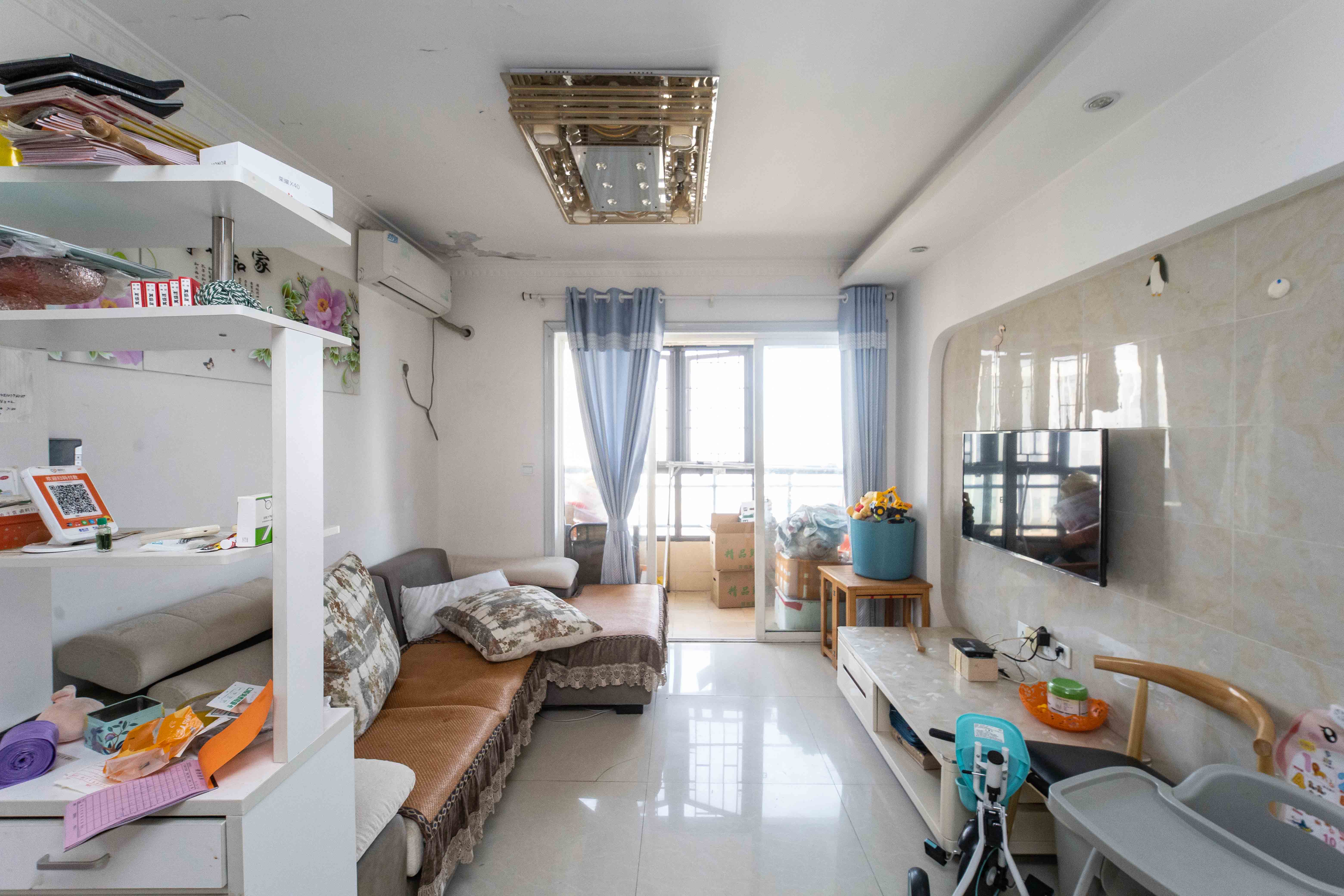 鸿基橄榄君庭 3室2厅1卫 79.0万 鸿基橄榄君庭 3室2厅1卫 79.0万客厅