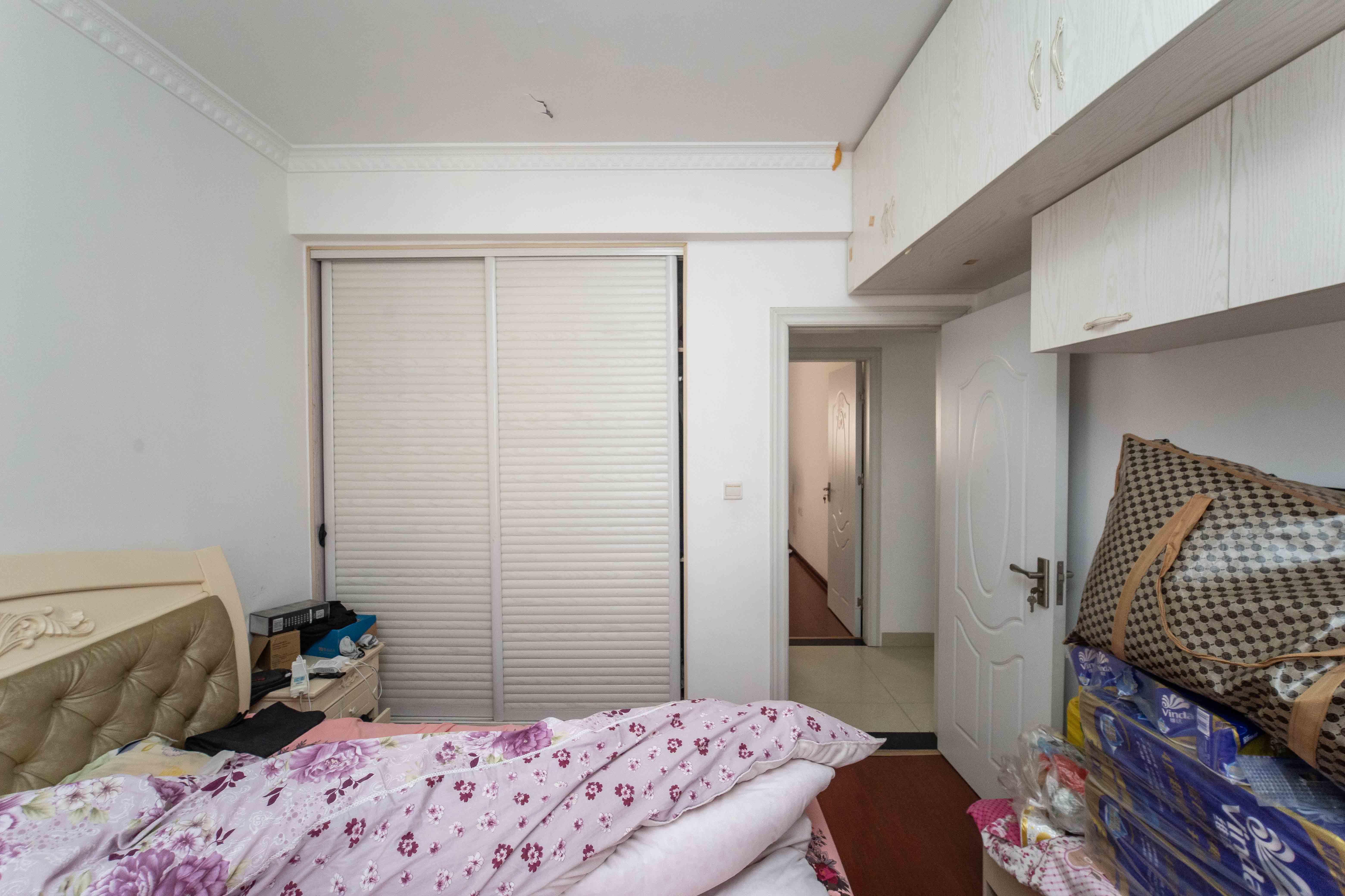 鸿基橄榄君庭 3室2厅1卫 79.0万 鸿基橄榄君庭 3室2厅1卫 79.0万卧室