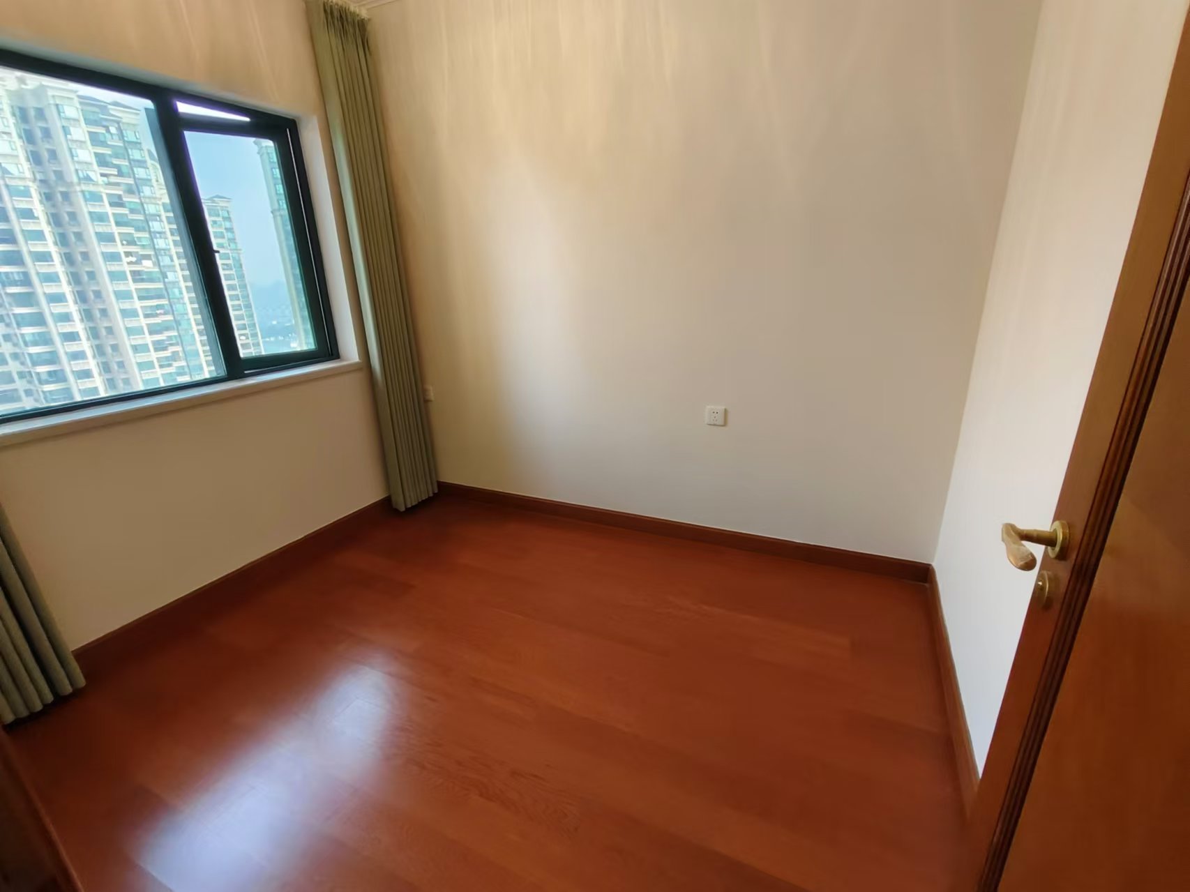 恒大绿洲 3室2厅2卫 2200.0元/月 恒大绿洲 3室2厅2卫 2200.0元/月室内图