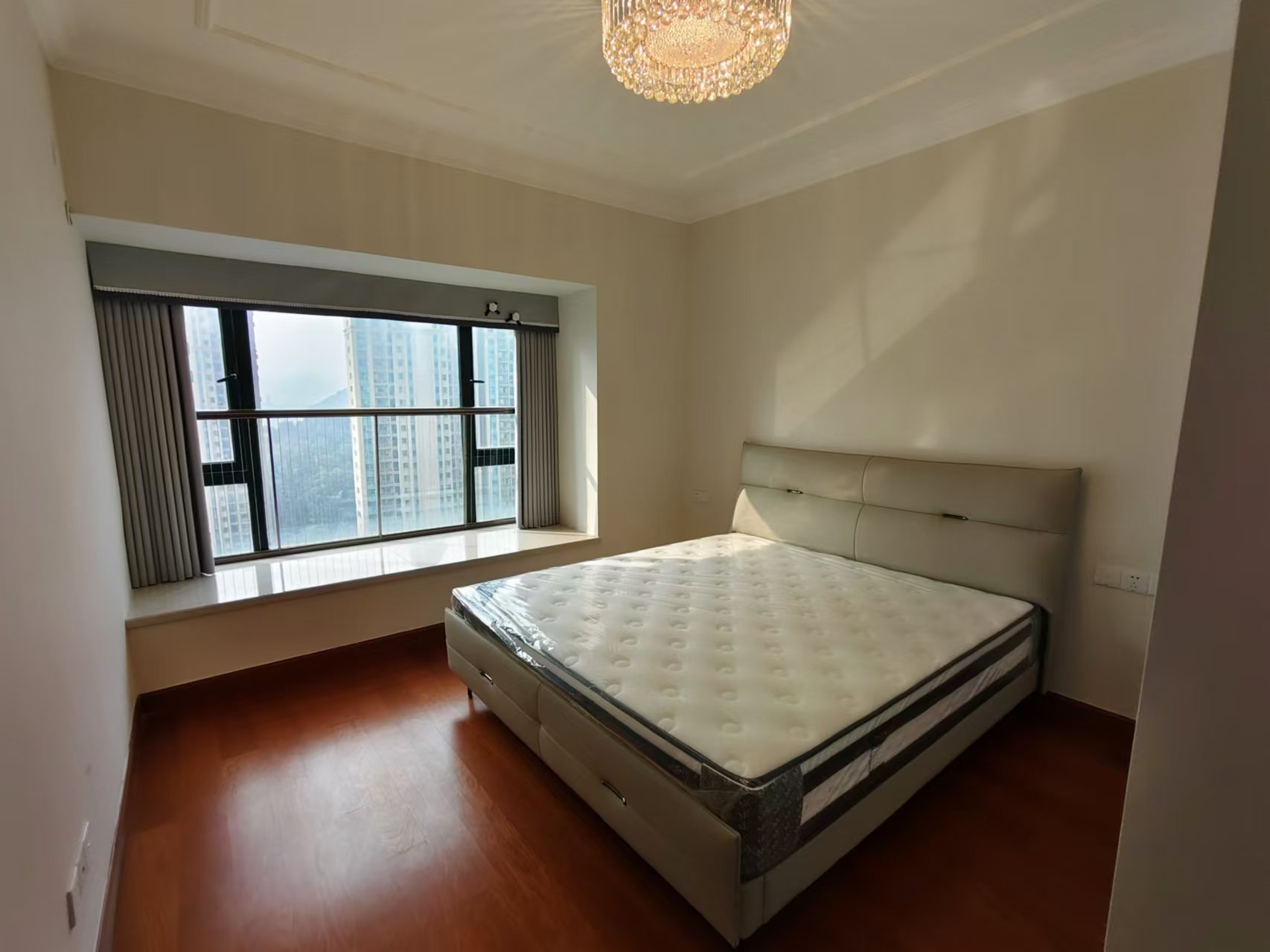 恒大绿洲 3室2厅2卫 2200.0元/月 恒大绿洲 3室2厅2卫 2200.0元/月室内图