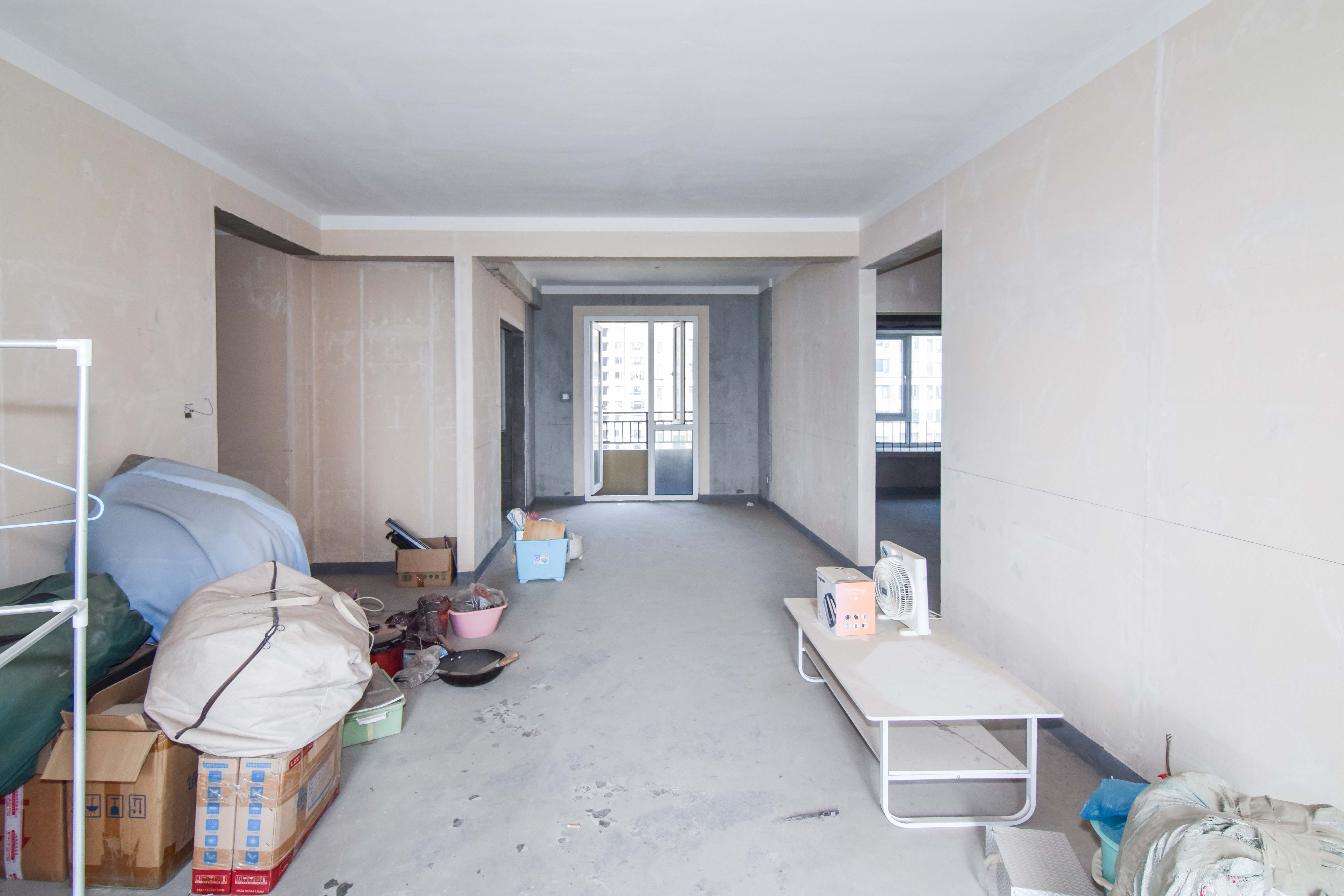 金地三千府(金地湖山樾、金地自在城)  3室2厅1卫   56.00万 金地三千府(金地湖山樾、金地自在城)  3室2厅1卫   56.00万客厅