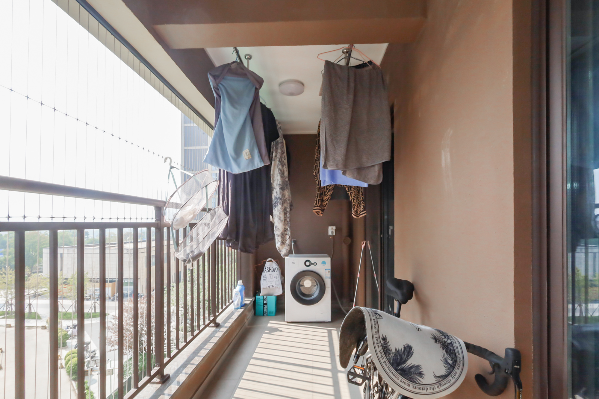 越秀悦湖台  3室2厅2卫   180.00万阳台