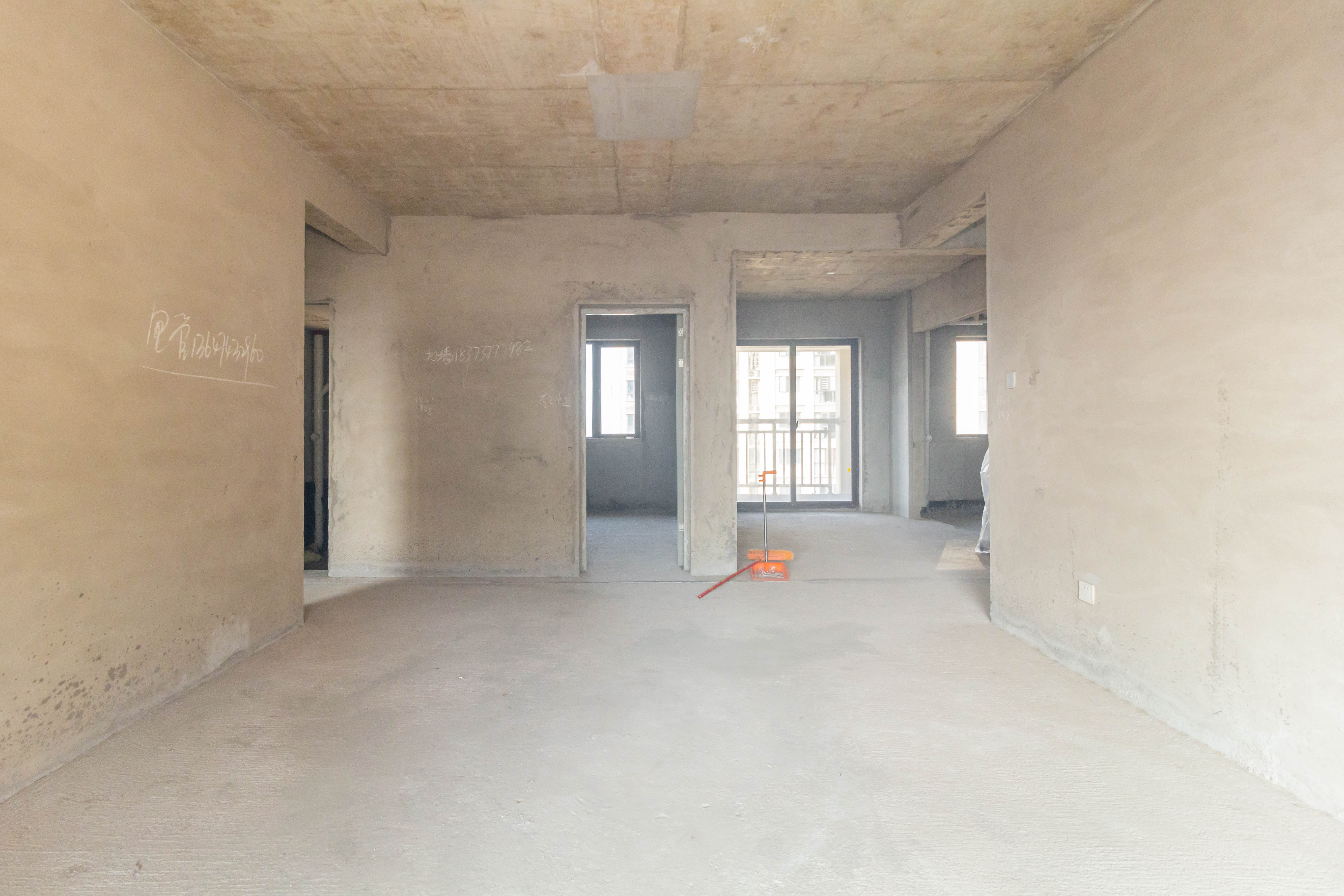 广悦星苑润园 4室2厅2卫 79.0万 广悦星苑润园 4室2厅2卫 79.0万客厅