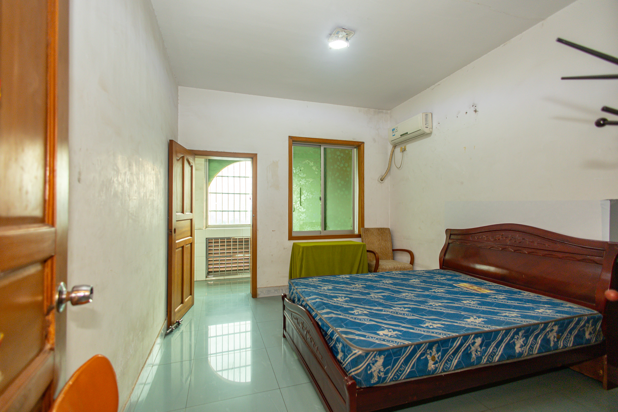 中南汽车世界  3室2厅1卫    33.8万 中南汽车世界  3室2厅1卫    33.8万卧室