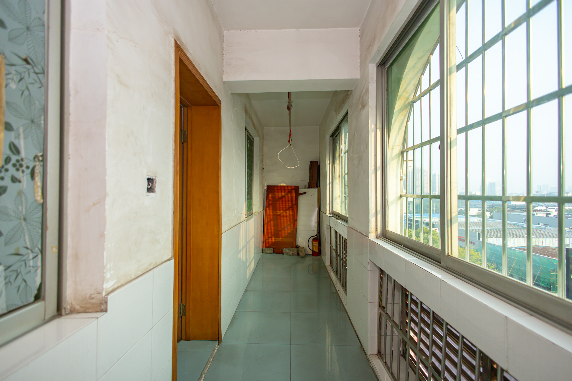 中南汽车世界  3室2厅1卫    33.8万 中南汽车世界  3室2厅1卫    33.8万阳台