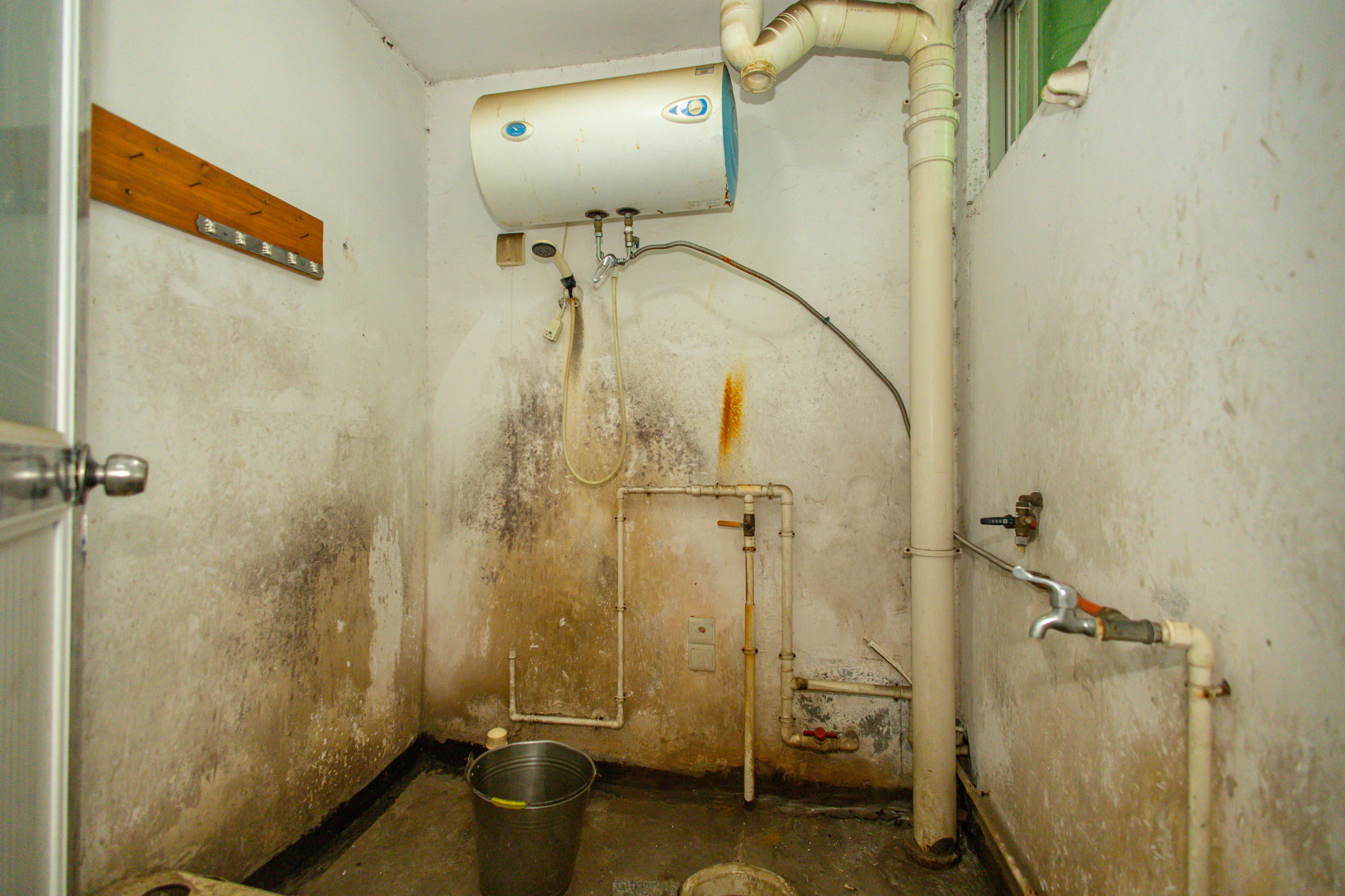 中南汽车世界  2室2厅1卫    24.8万 中南汽车世界  2室2厅1卫    24.8万卫生间