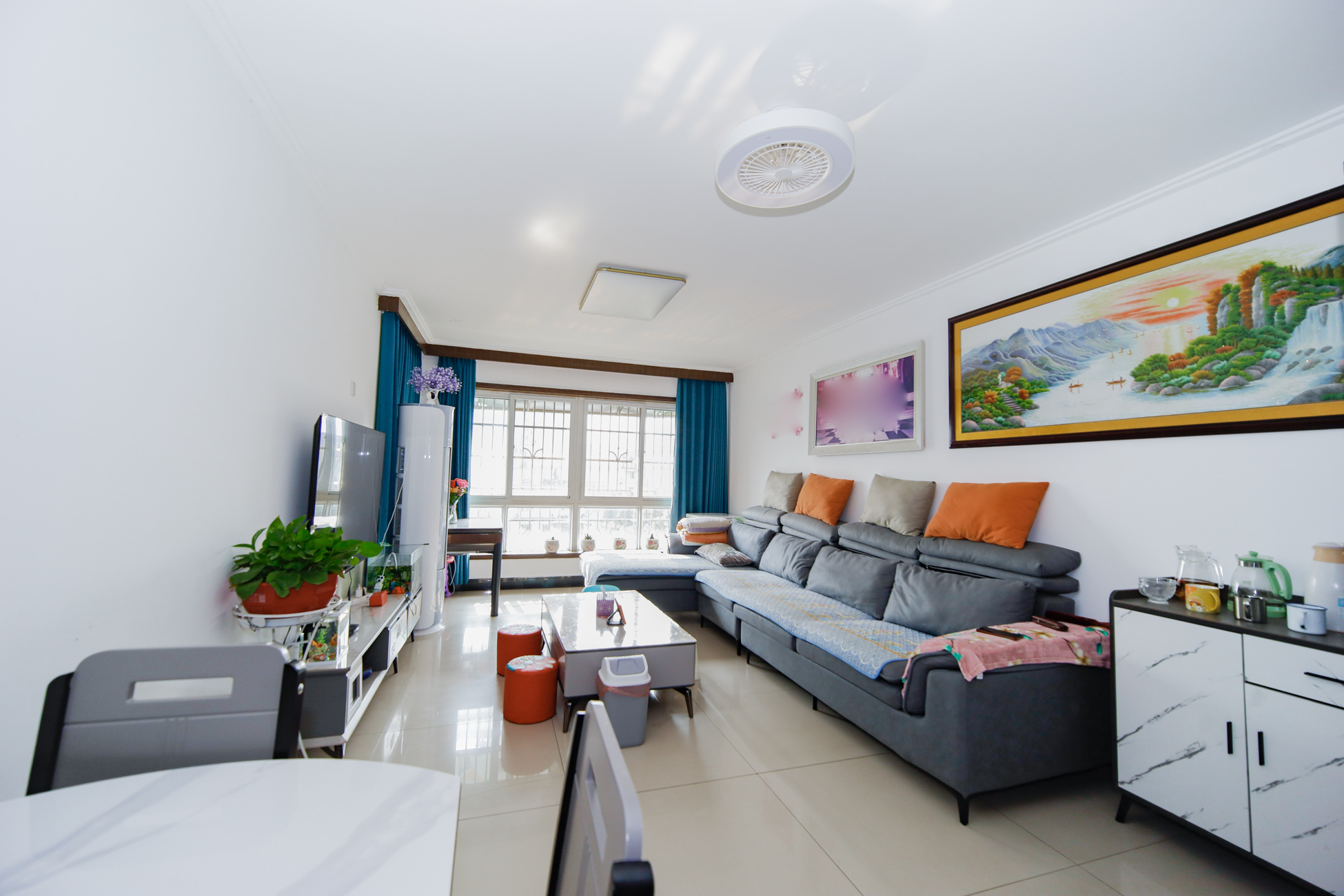 德馨园 4室2厅2卫 59.8万 德馨园 4室2厅2卫 59.8万客厅