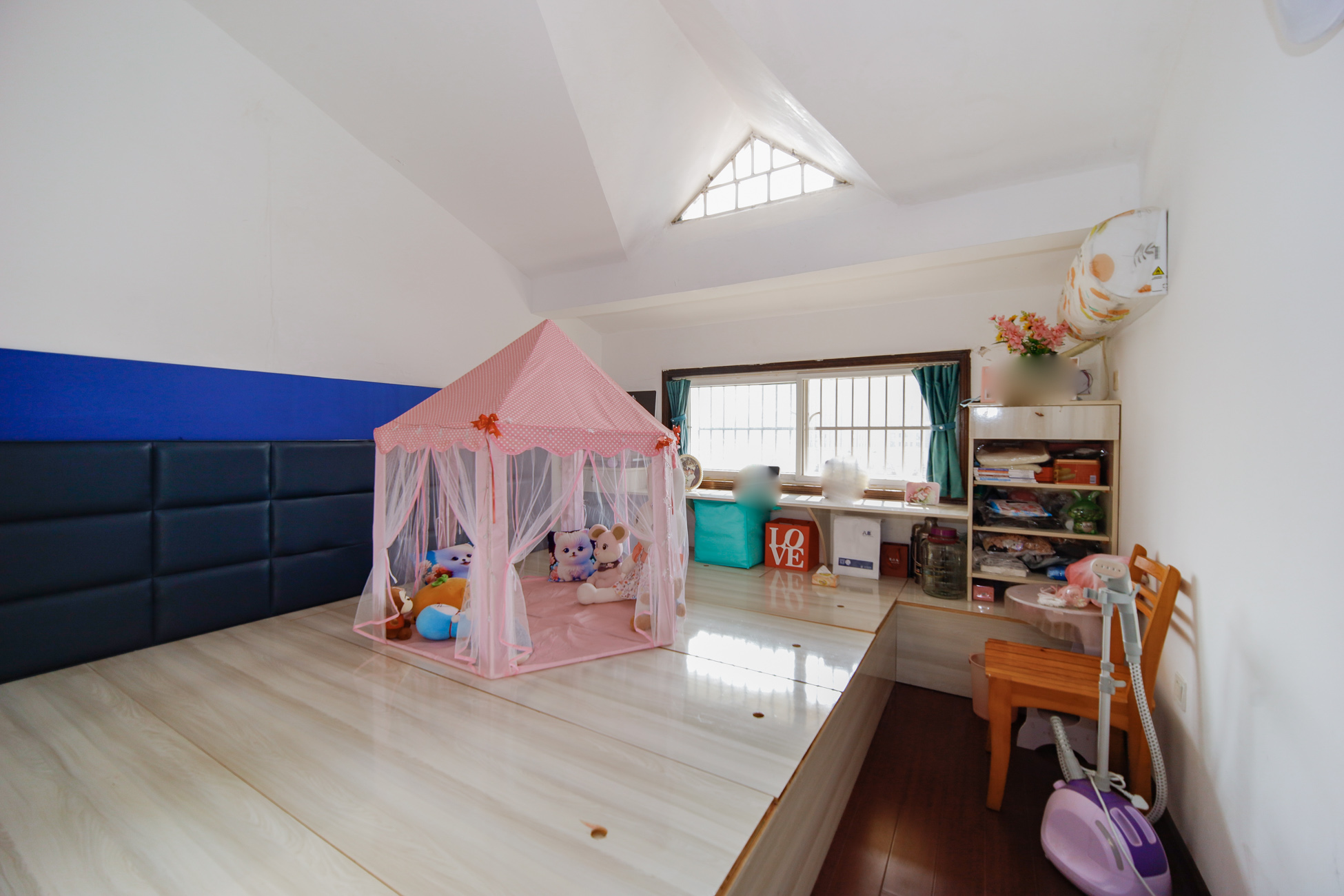 德馨园 4室2厅2卫 59.8万 德馨园 4室2厅2卫 59.8万卧室