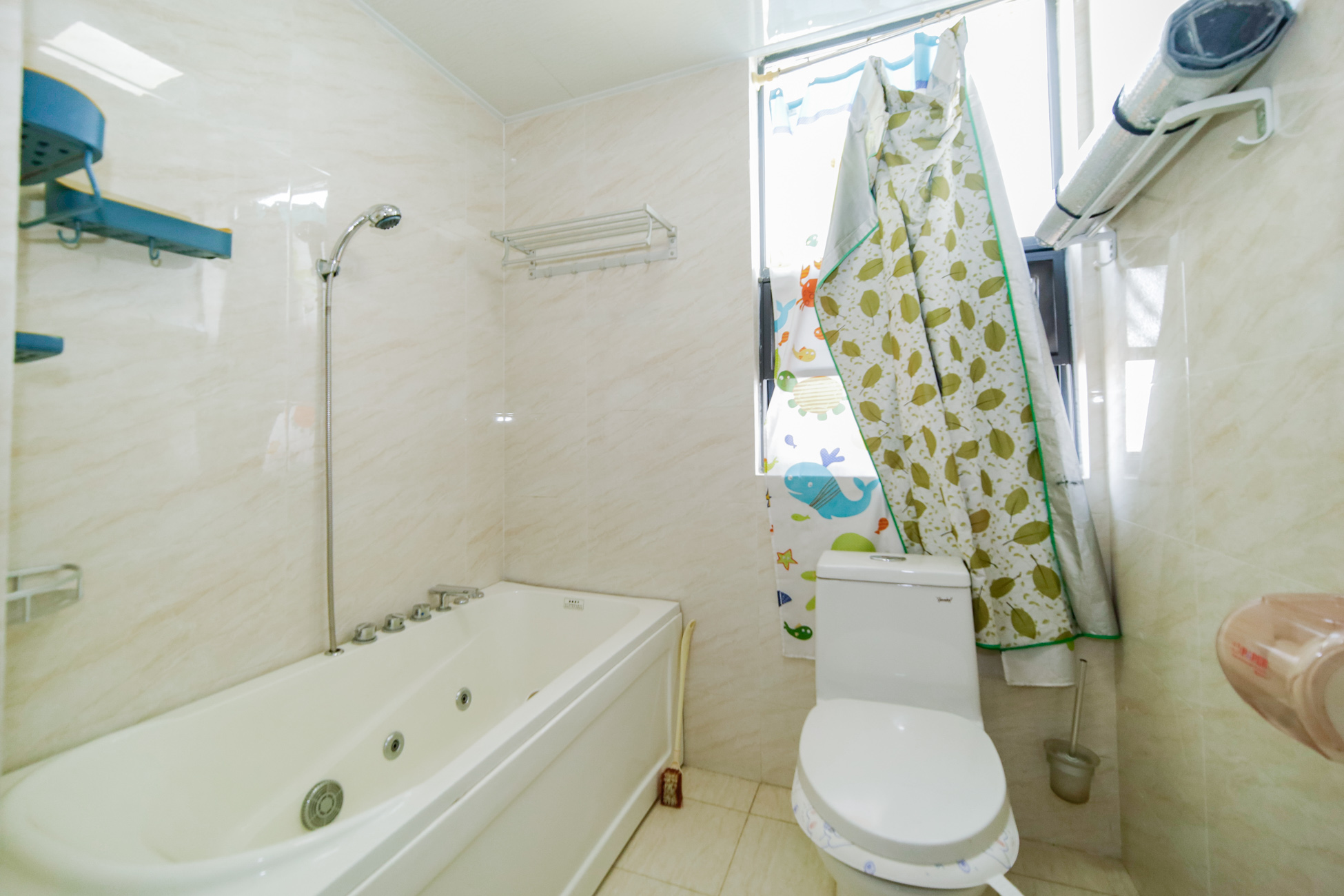 园康星都荟 3室2厅1卫 90.0万 园康星都荟 3室2厅1卫 90.0万卫生间