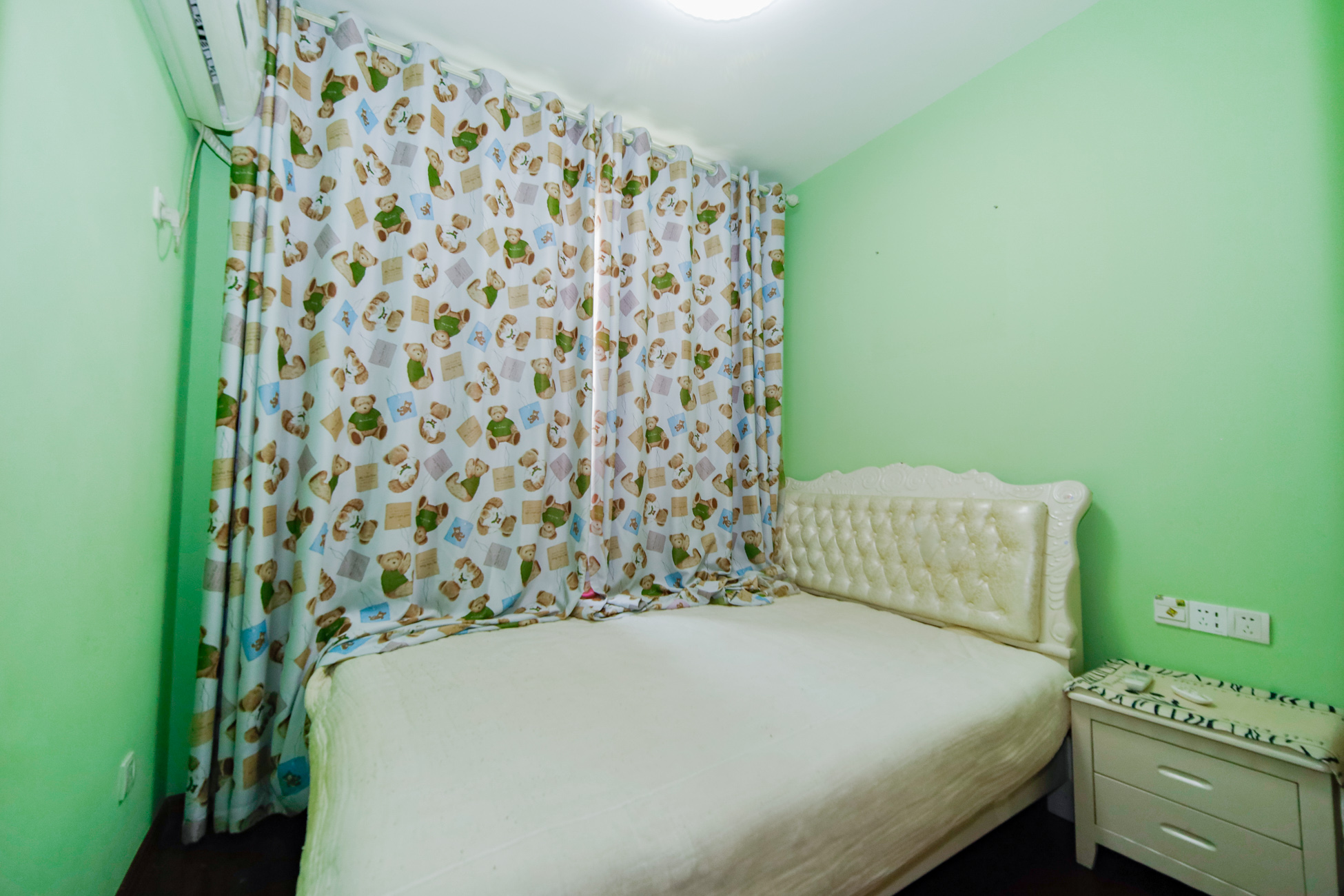 园康星都荟 3室2厅1卫 90.0万 园康星都荟 3室2厅1卫 90.0万卧室