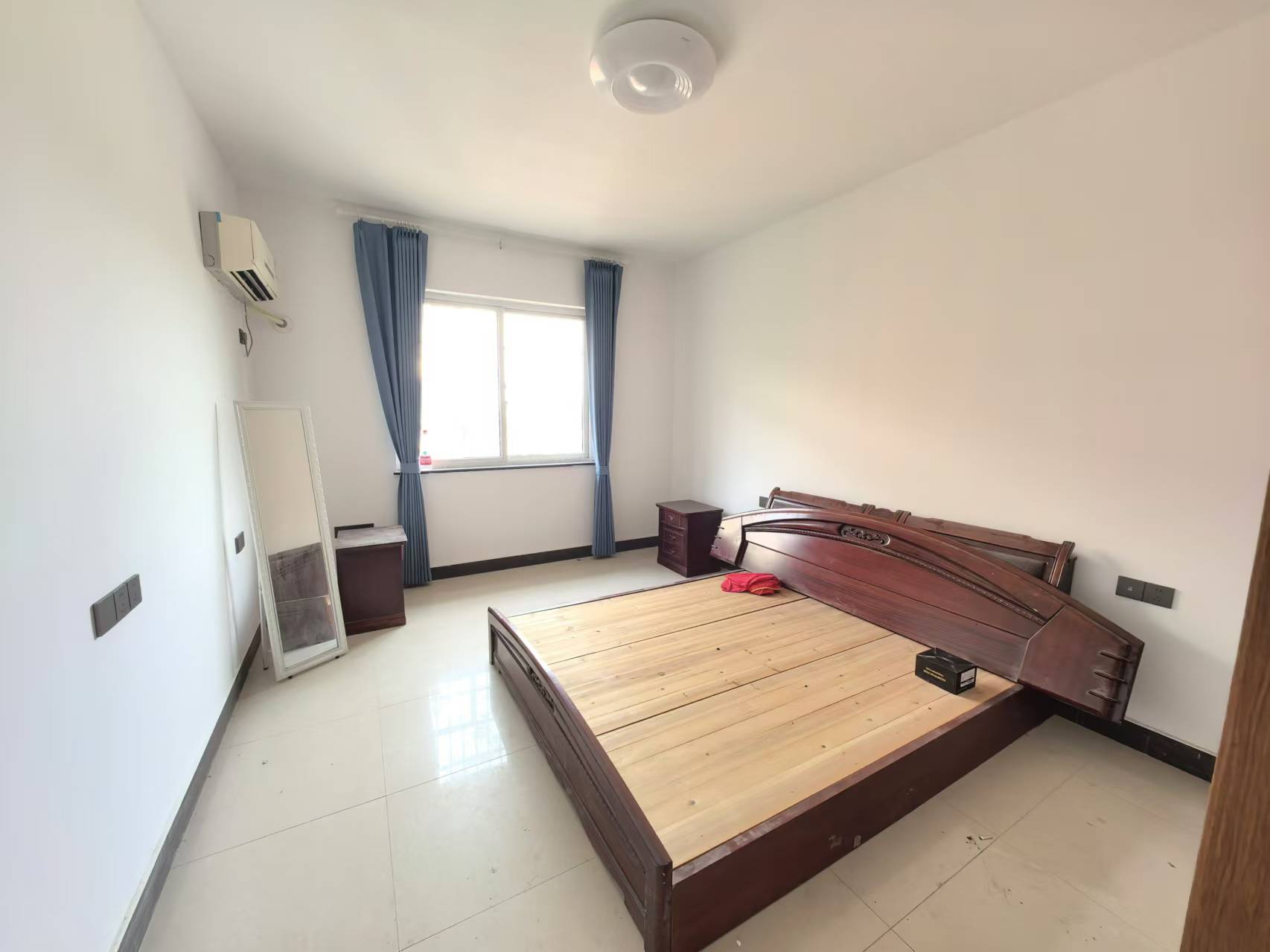 金鹰机电大市场  2室2厅1卫    1350.0元/月室内图