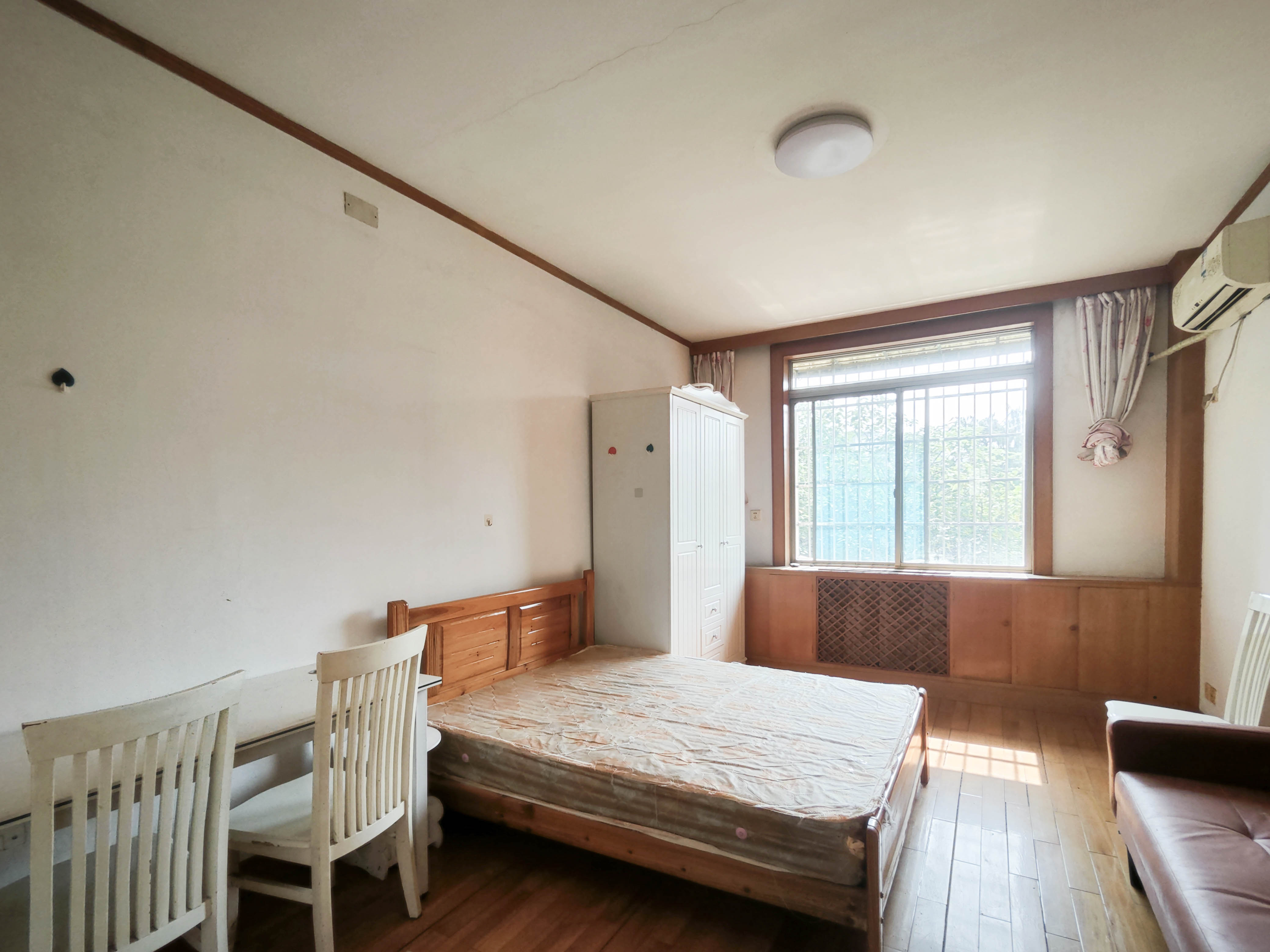 中建五局信和苑一区  3室2厅1卫   46.80万卧室