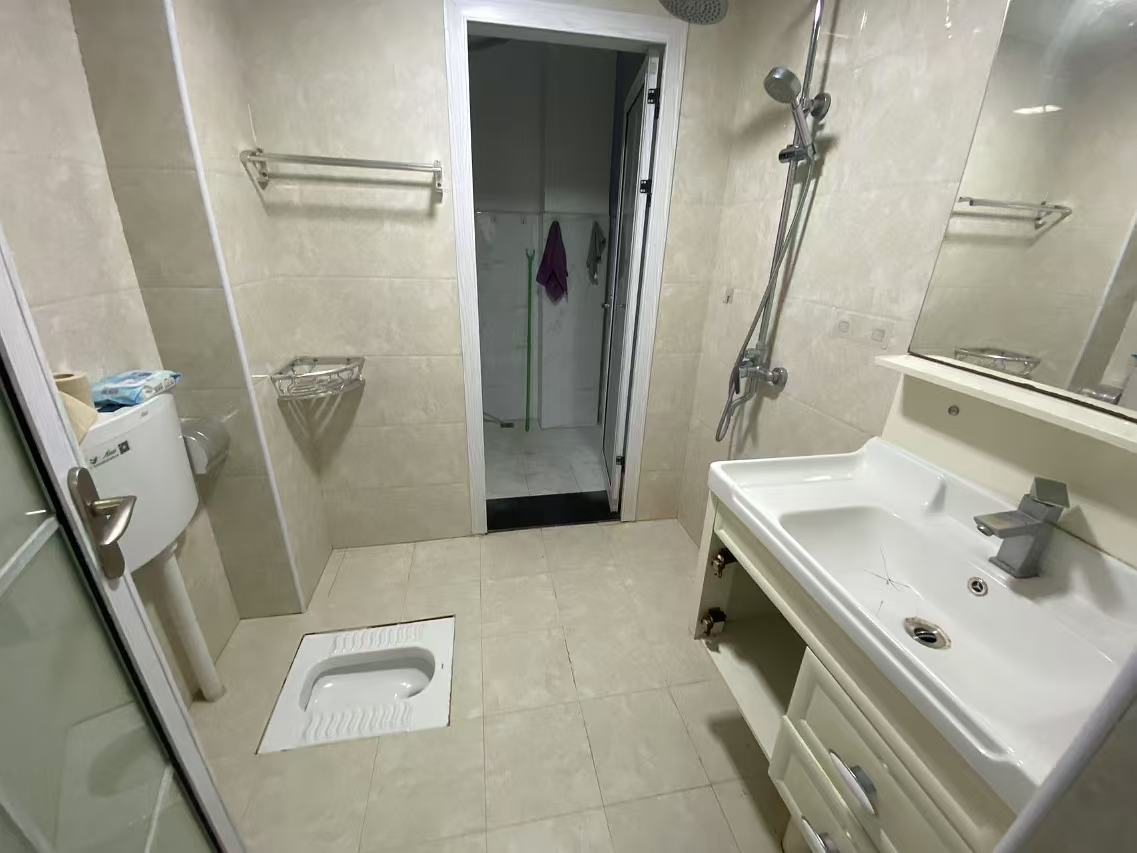 中泰财富湘江 2室2厅1卫 2200.0元/月 中泰财富湘江 2室2厅1卫 2200.0元/月室内图