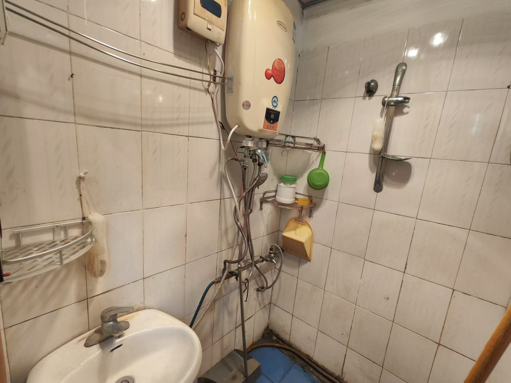 橡胶机家属区 2室2厅2卫 500.0元/月 橡胶机家属区 2室2厅2卫 500.0元/月室内图