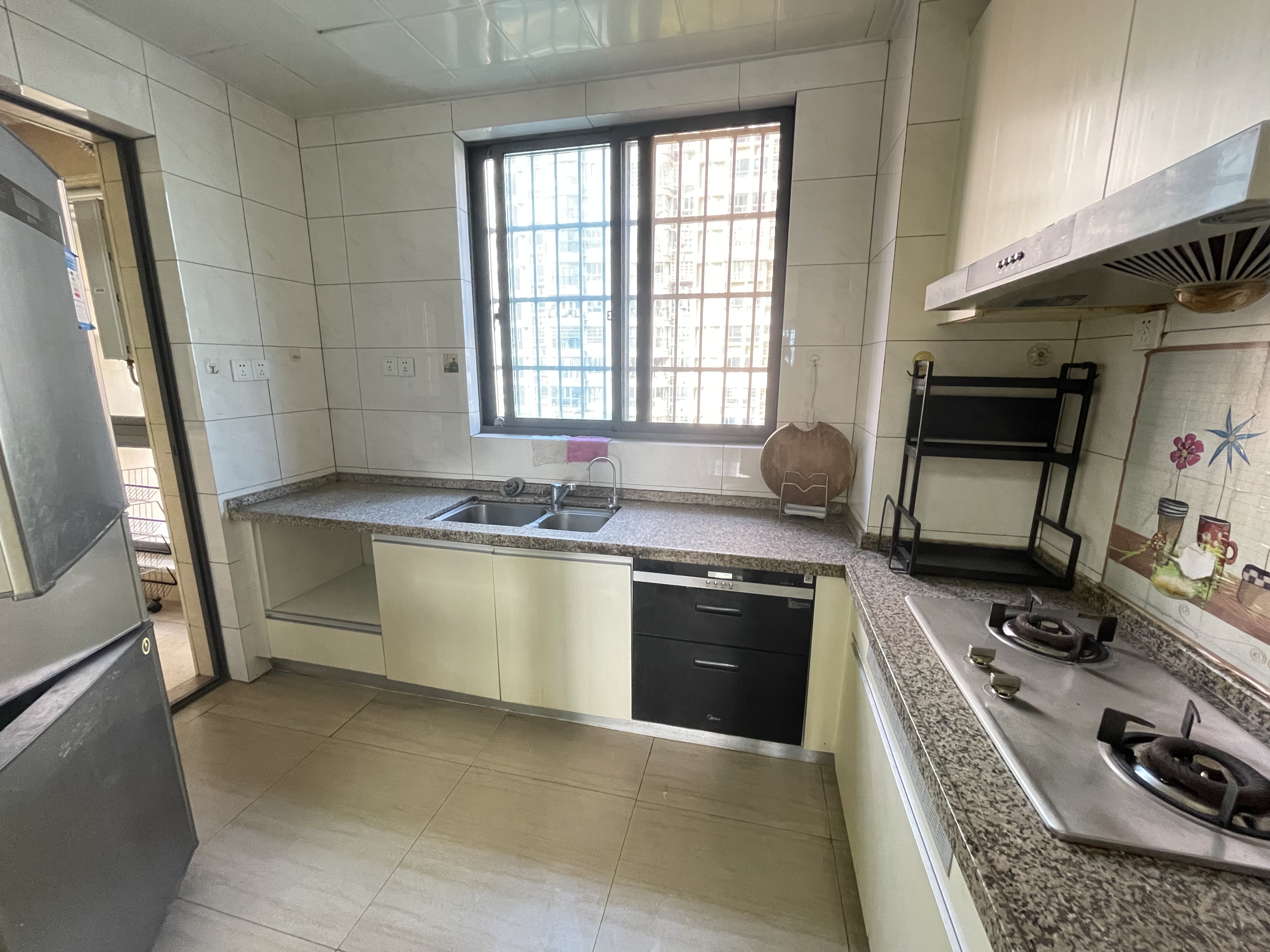 碧桂园 3室2厅1卫 1800.0元/月 碧桂园 3室2厅1卫 1800.0元/月室内图