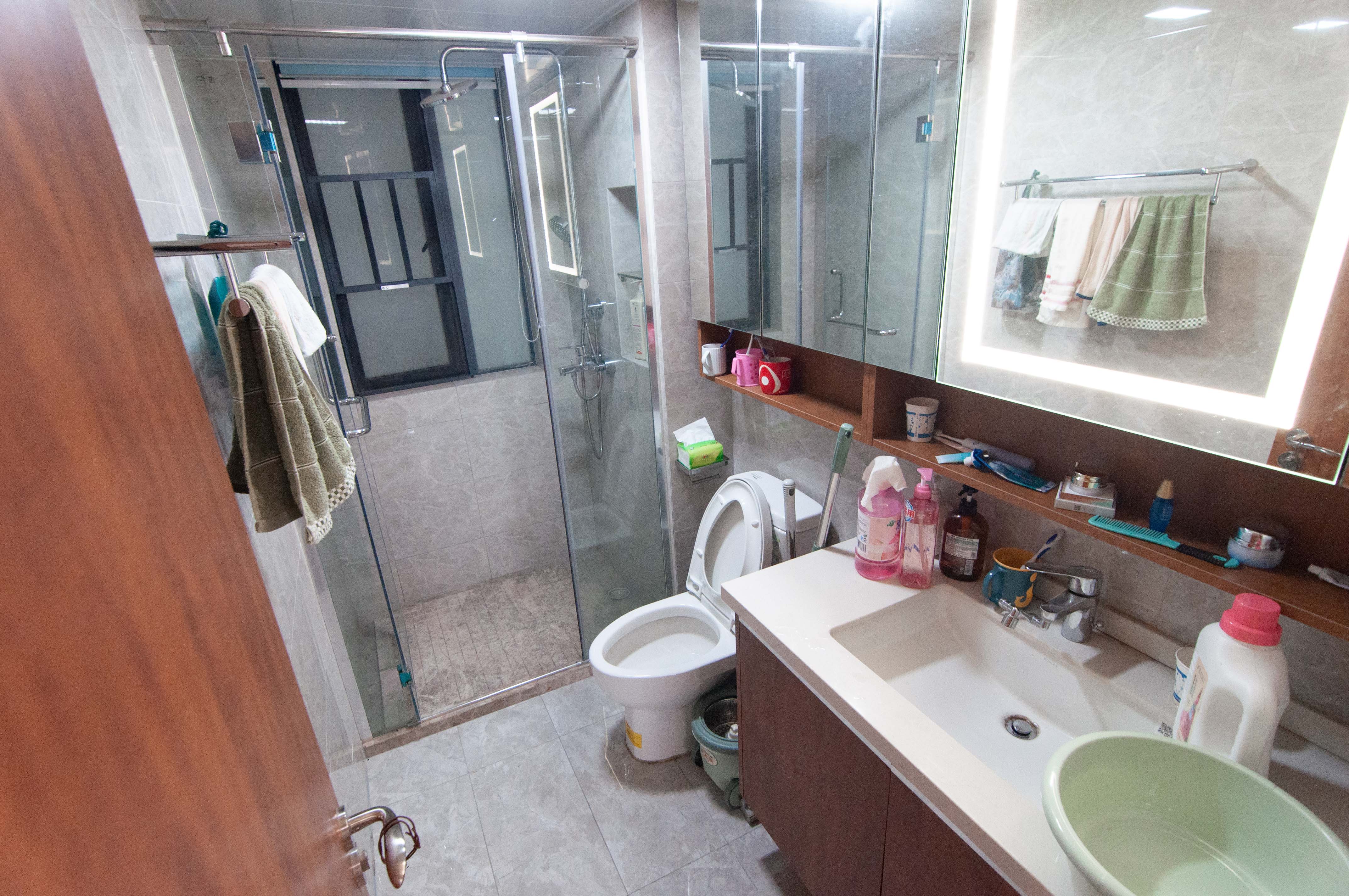 旭辉都会山 3室2厅2卫 165.0万 旭辉都会山 3室2厅2卫 165.0万卫生间