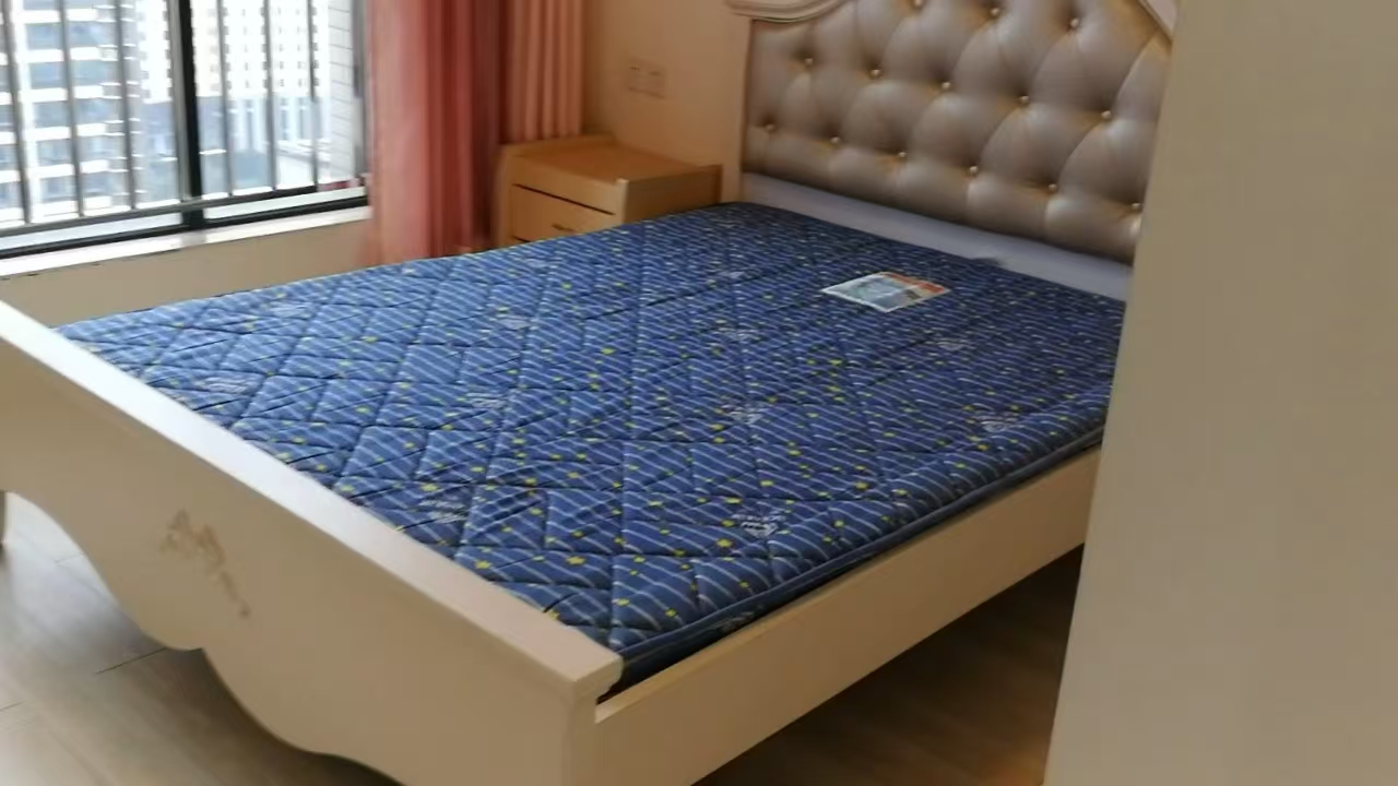 和庄  1室2厅1卫   2600.00元/月室内图