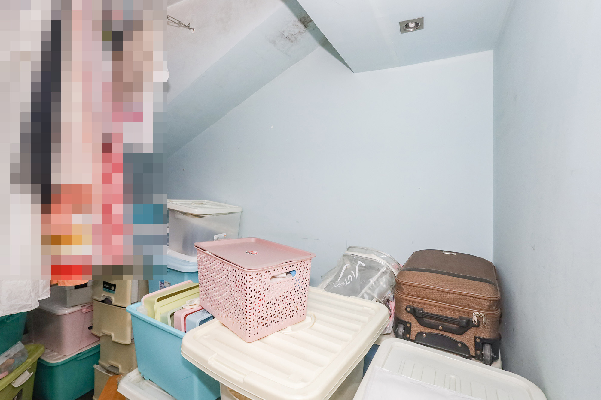 枫林绿洲  5室2厅2卫   70.00万卧室
