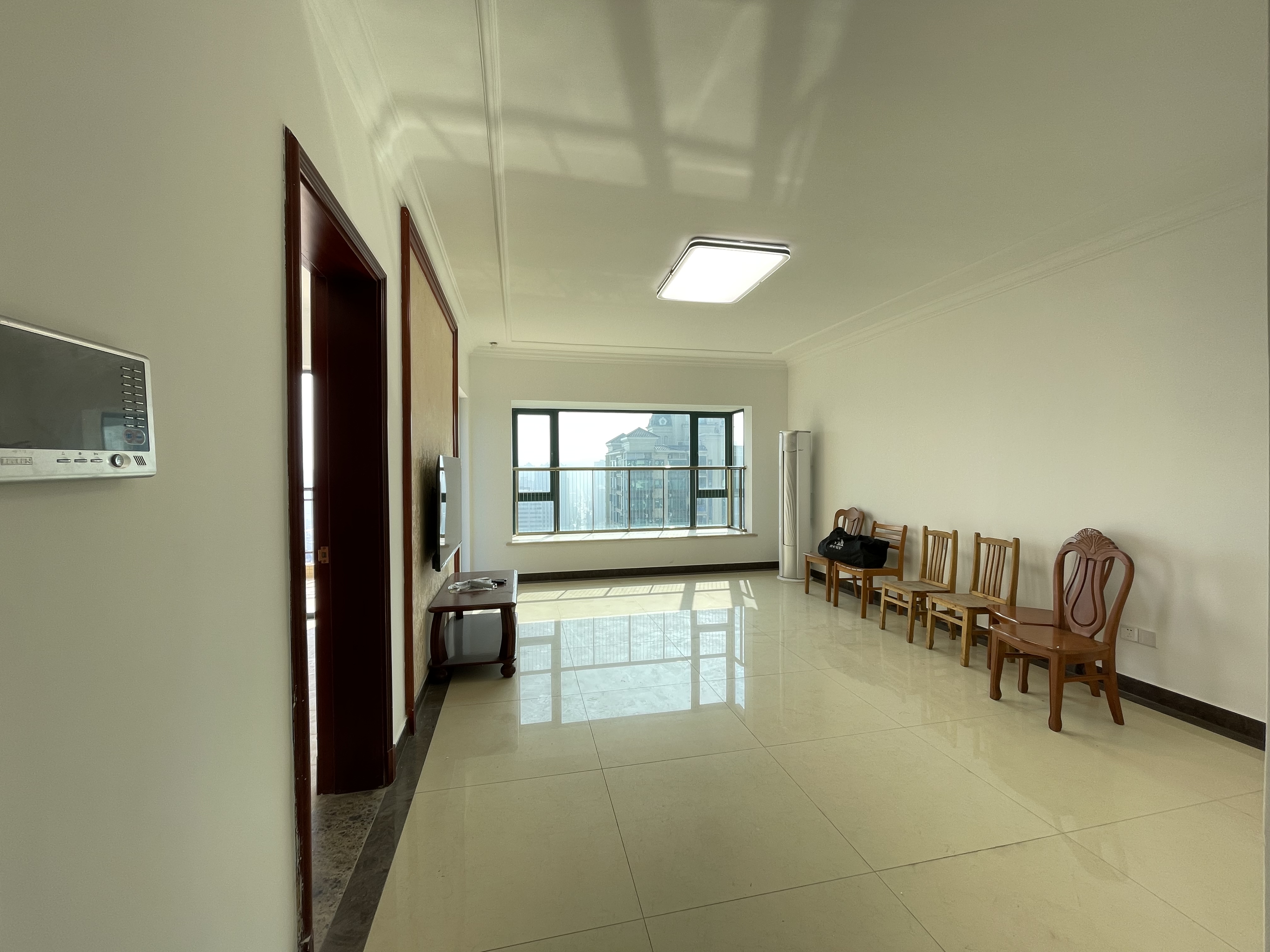 恒大名都  4室2厅2卫    3000.0元/月 恒大名都  4室2厅2卫    3000.0元/月室内图