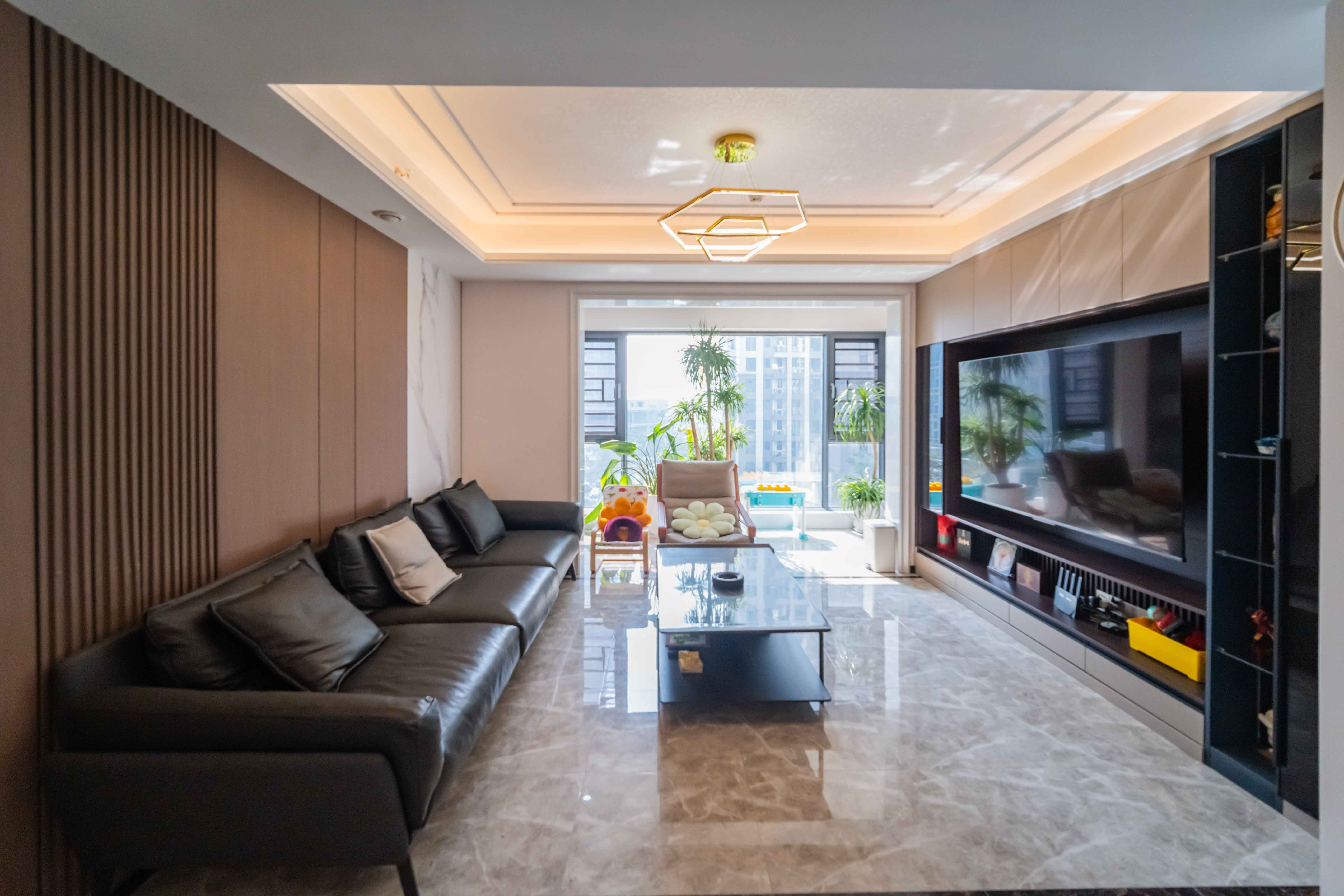 绿地长沙城际空间站(绿地新里佳苑) 5室2厅2卫 238.0万 绿地长沙城际空间站(绿地新里佳苑) 5室2厅2卫 238.0万客厅