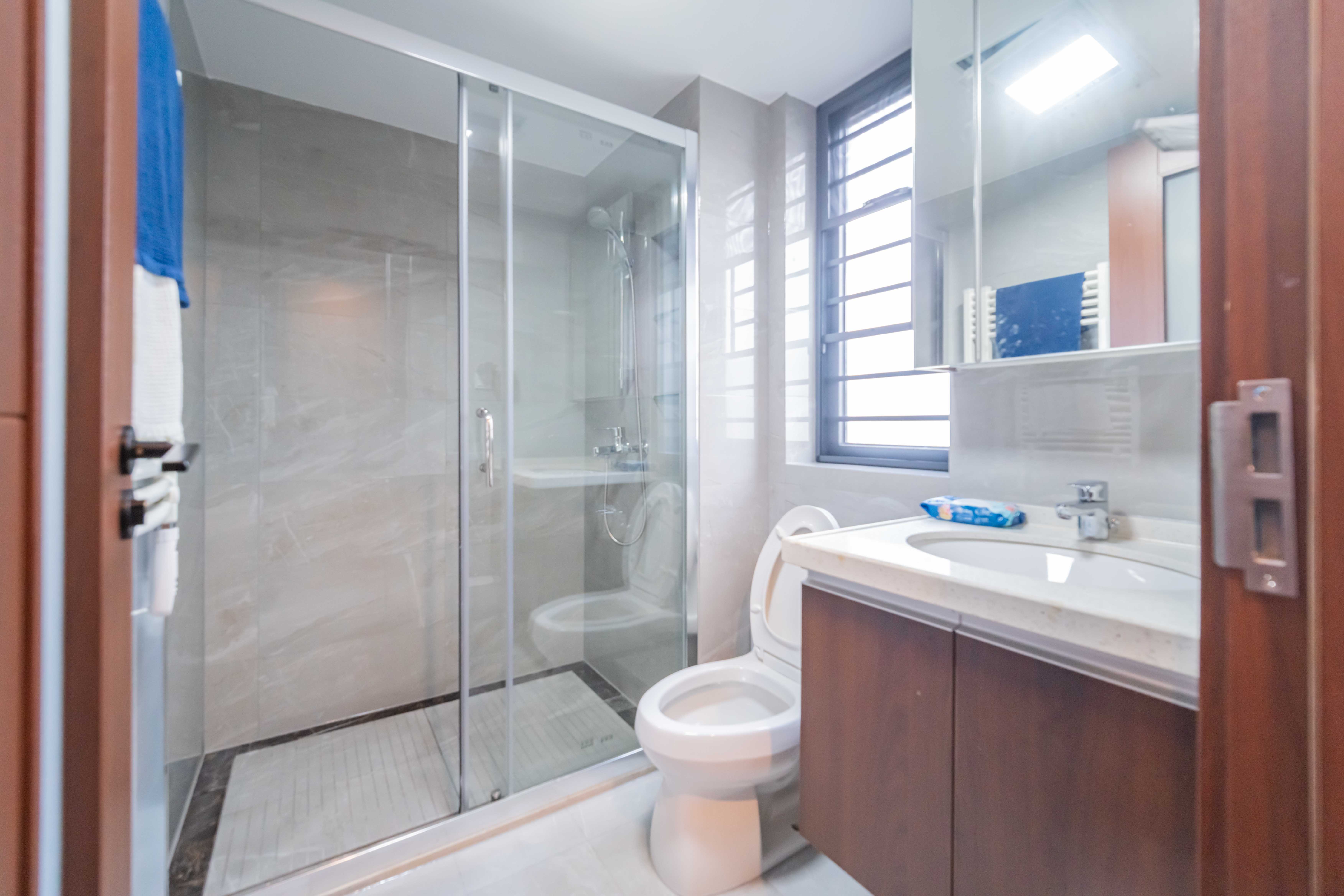 绿地长沙城际空间站(绿地新里佳苑) 5室2厅2卫 238.0万 绿地长沙城际空间站(绿地新里佳苑) 5室2厅2卫 238.0万卫生间