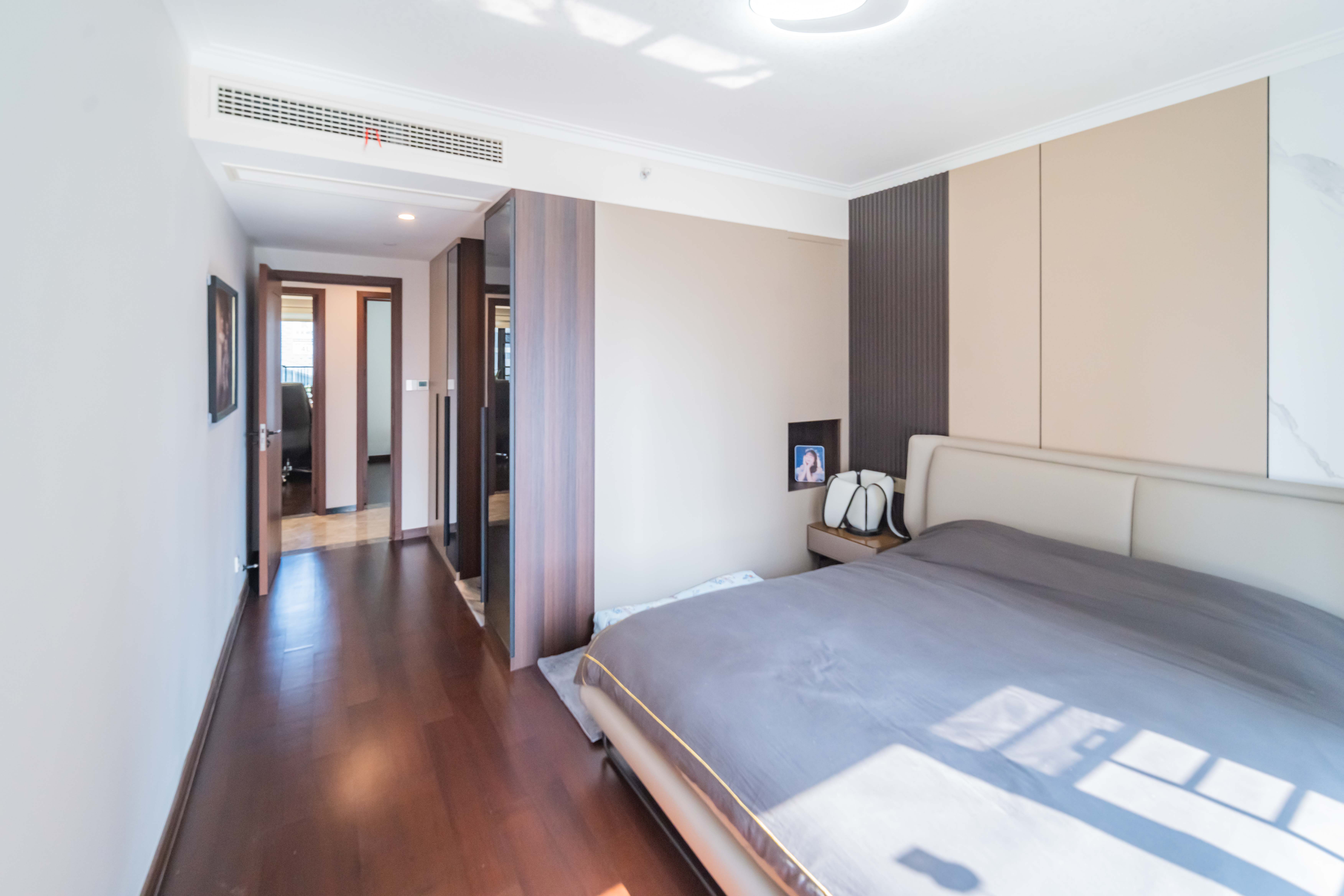 绿地长沙城际空间站(绿地新里佳苑) 5室2厅2卫 238.0万 绿地长沙城际空间站(绿地新里佳苑) 5室2厅2卫 238.0万卧室