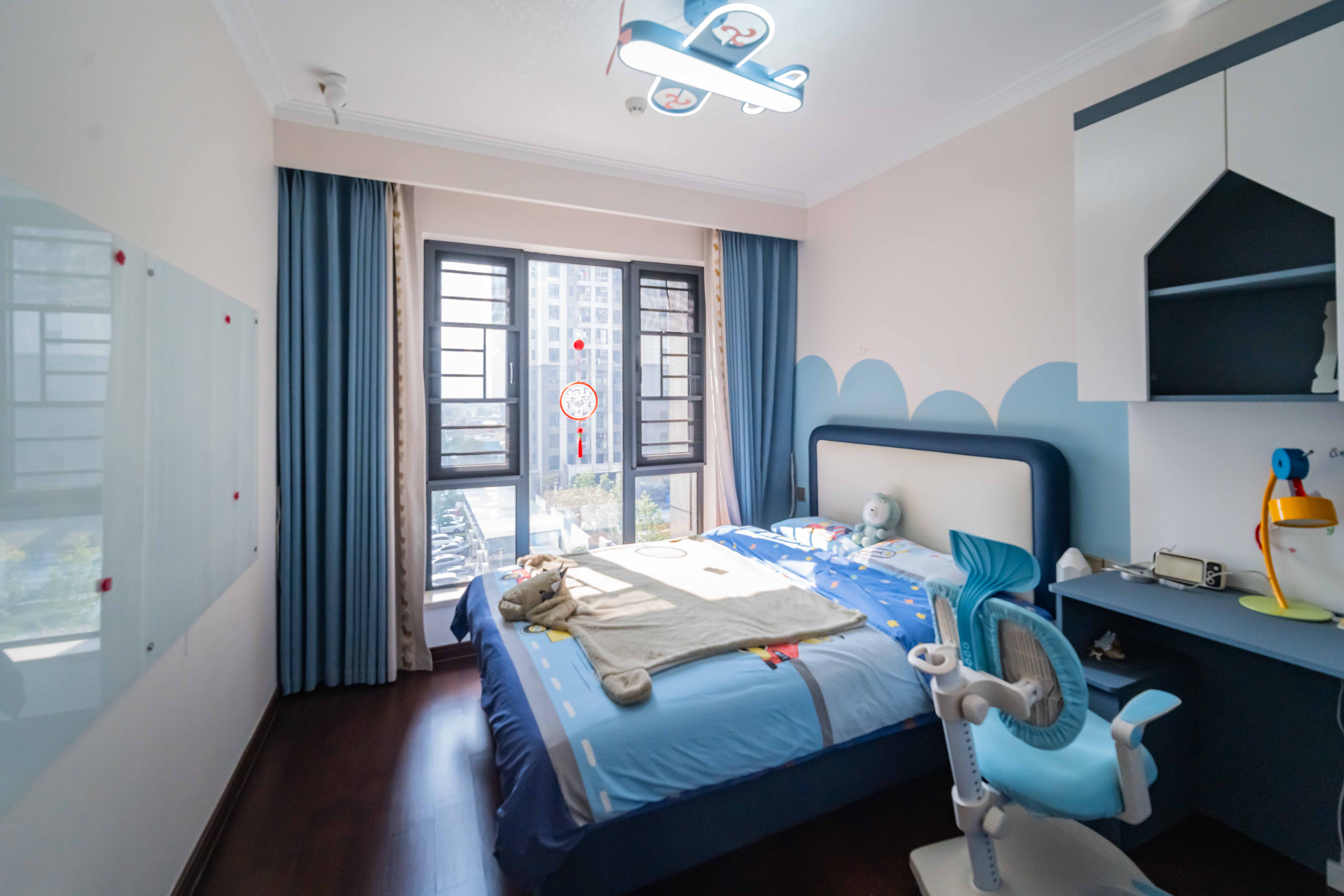 绿地长沙城际空间站(绿地新里佳苑) 5室2厅2卫 238.0万 绿地长沙城际空间站(绿地新里佳苑) 5室2厅2卫 238.0万卧室