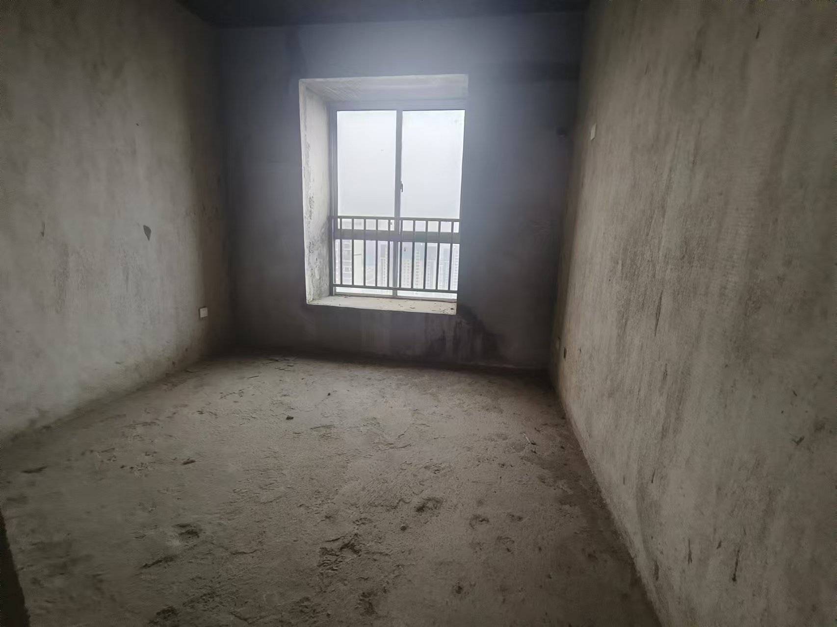 上和世家  4室2厅2卫    72.8万