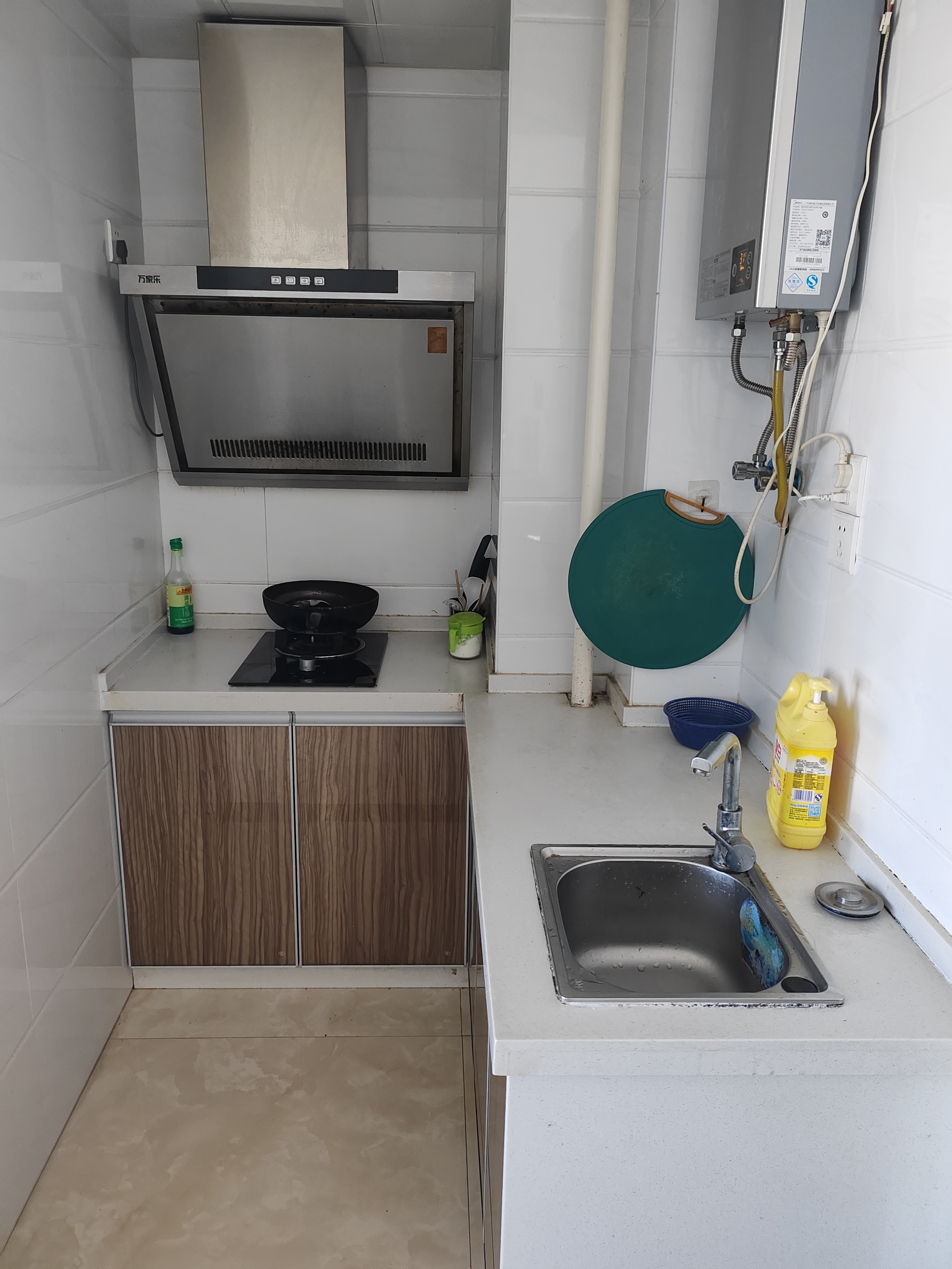 新都汇 1室1厅1卫 1100.0元/月 新都汇 1室1厅1卫 1100.0元/月室内图