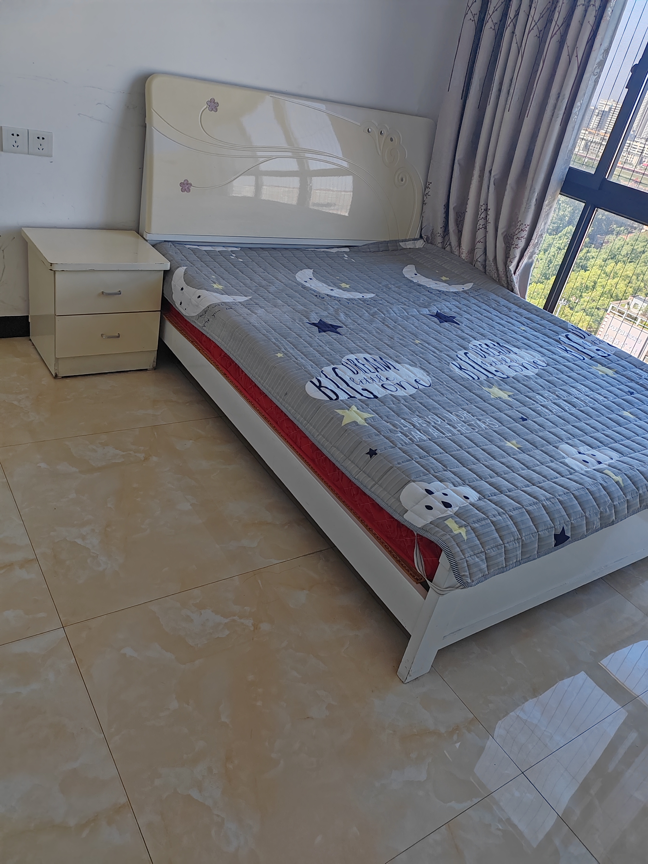 新都汇 1室1厅1卫 1100.0元/月 新都汇 1室1厅1卫 1100.0元/月室内图