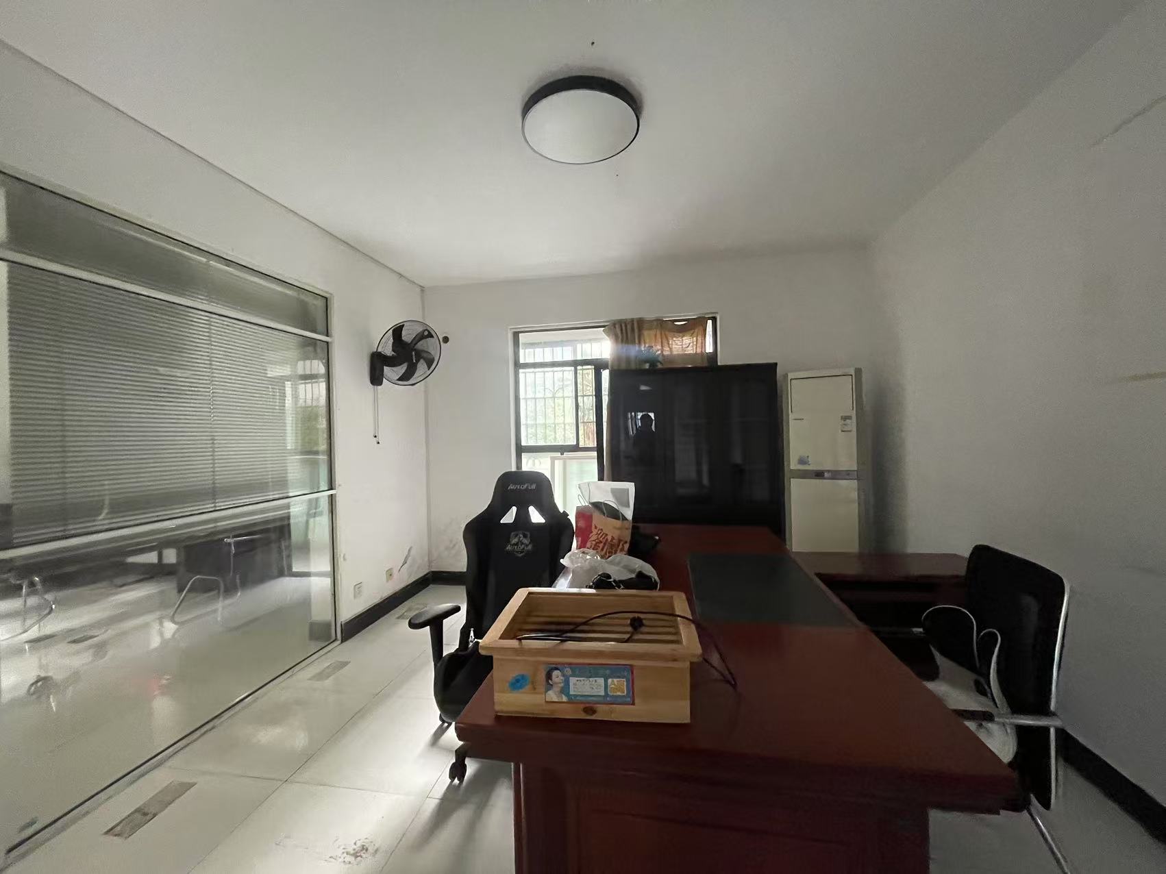 湘诚嘉园  4室2厅2卫    2500.0元/月 湘诚嘉园  4室2厅2卫    2500.0元/月室内图