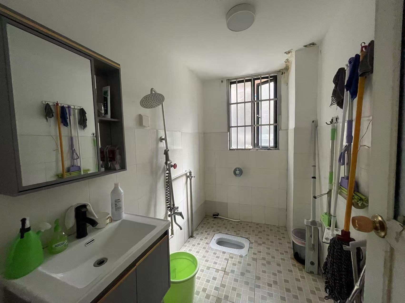 湘诚嘉园  4室2厅2卫    2500.0元/月 湘诚嘉园  4室2厅2卫    2500.0元/月室内图