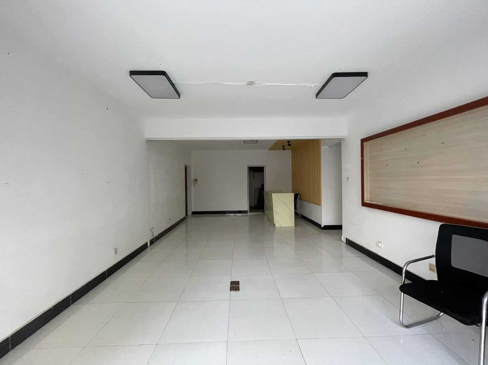 湘诚嘉园  4室2厅2卫    2500.0元/月 湘诚嘉园  4室2厅2卫    2500.0元/月室内图