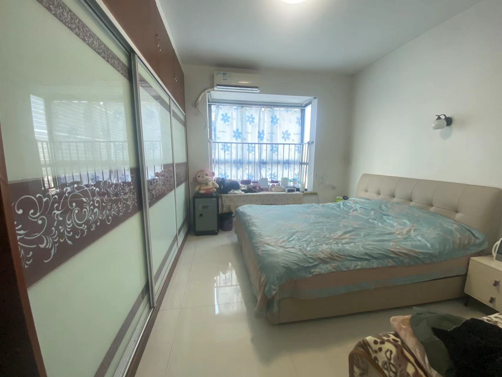 城南星座 4室2厅2卫 56.0万 城南星座 4室2厅2卫 56.0万室内图